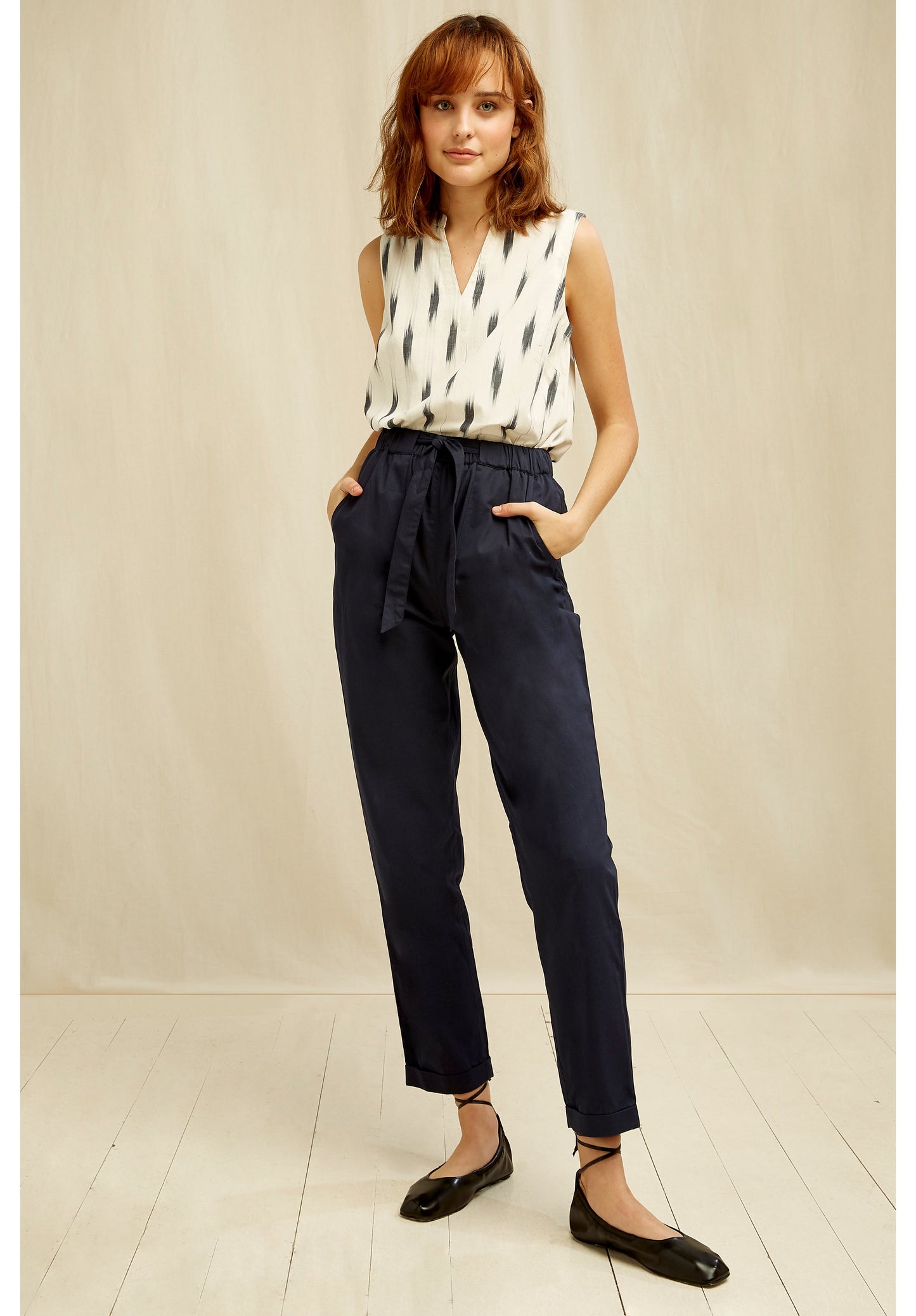 Pantalons à pinces marine en coton bio - Tinsley