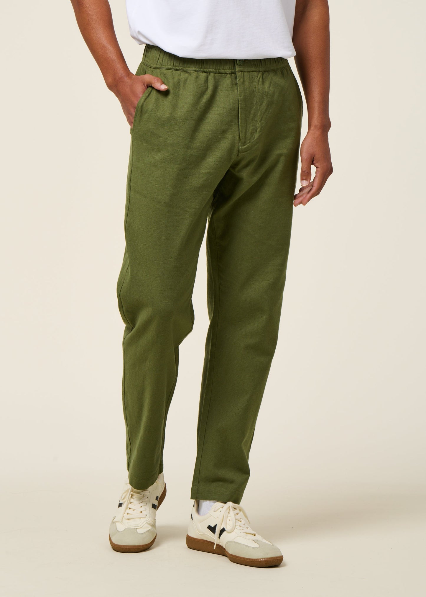 Pantalon droit léger en coton bio | vert "Kentia travel light pants - green"