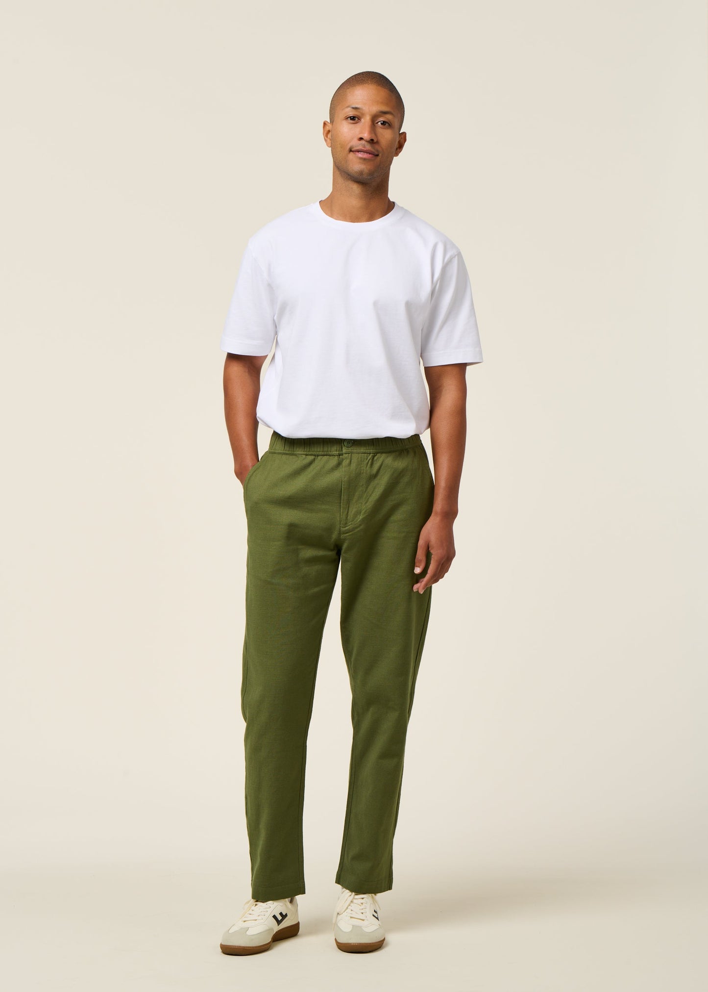 Pantalon droit léger en coton bio | vert "Kentia travel light pants - green"