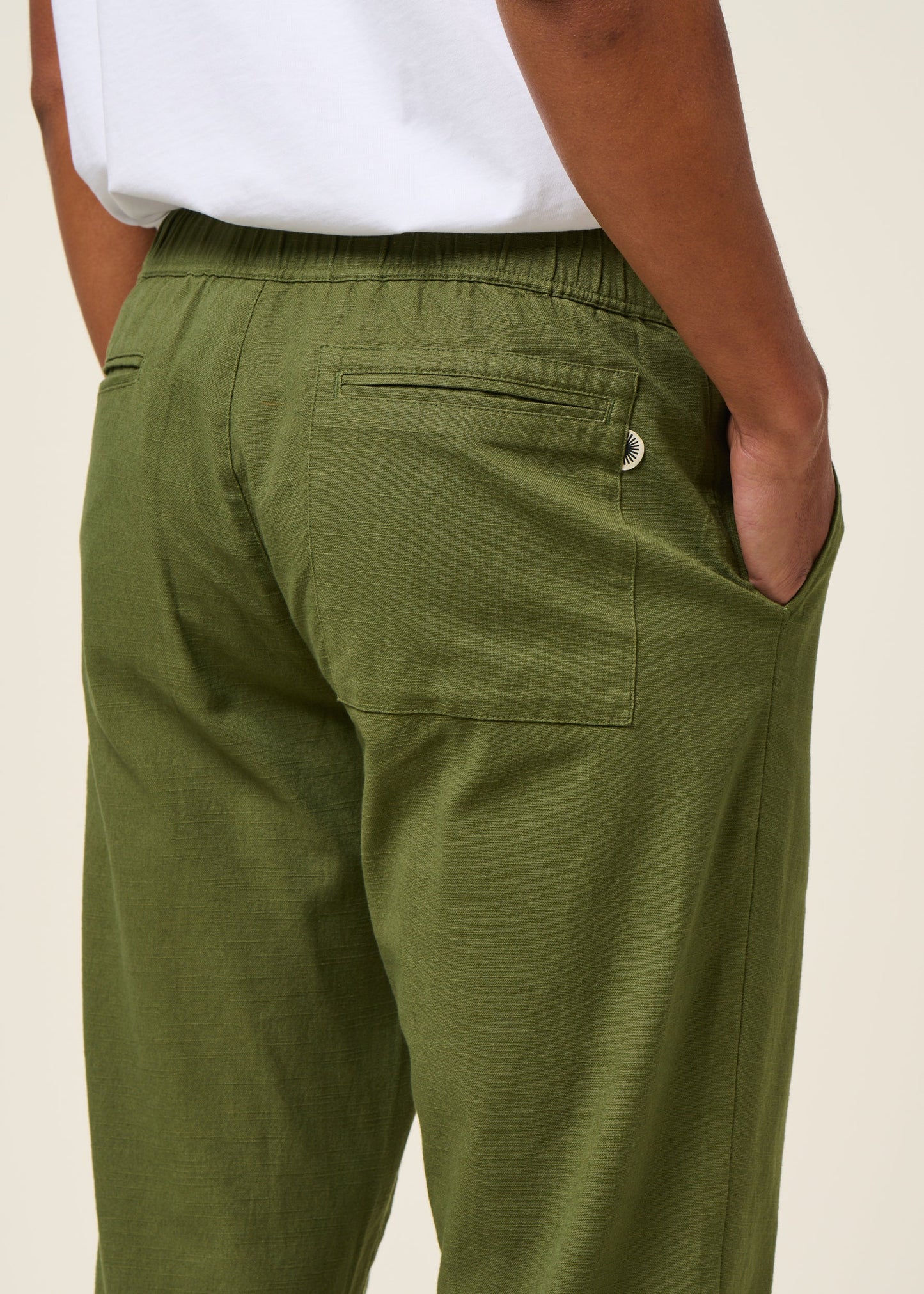 Pantalon droit léger en coton bio | vert "Kentia travel light pants - green"