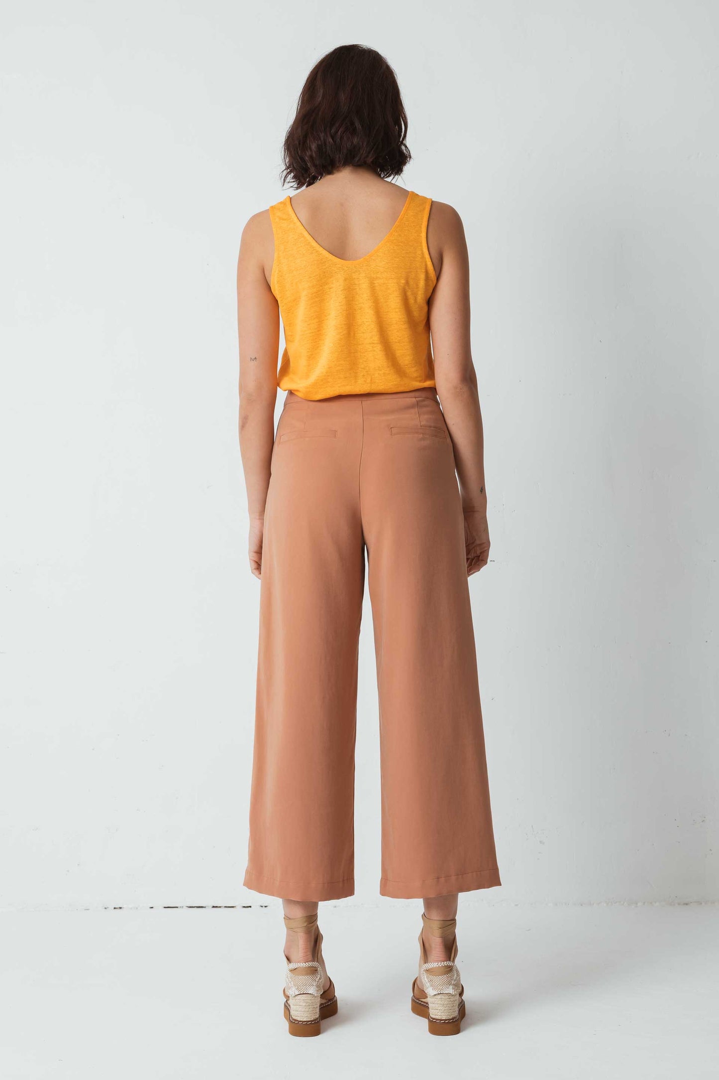 A RENVOYER - Pantalon tailleur marron en ecovero - pantalón ilia toffee