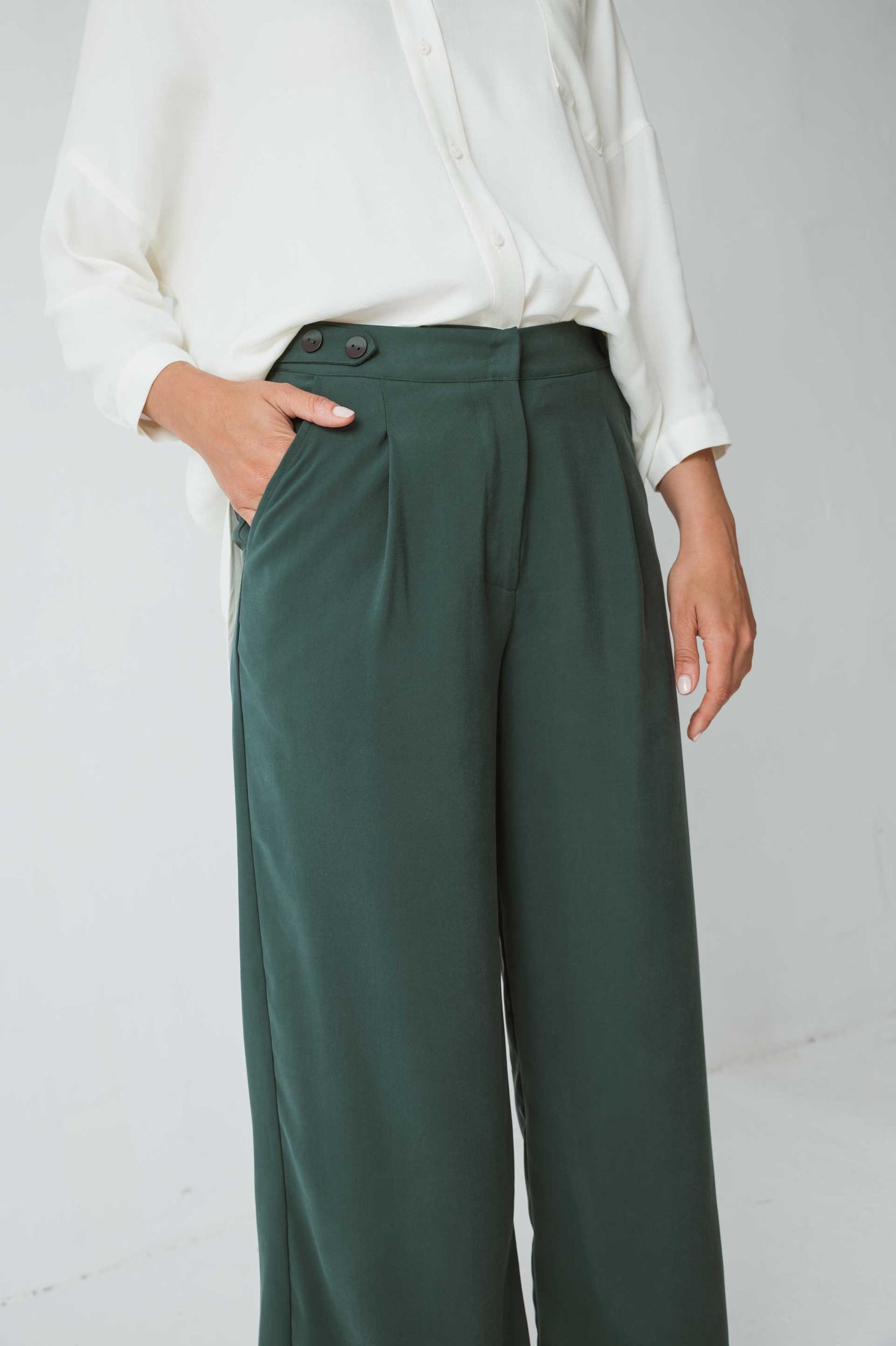 A RENVOYER - Pantalon tailleur vert foncé en ecovero - pantalón ilia deep green