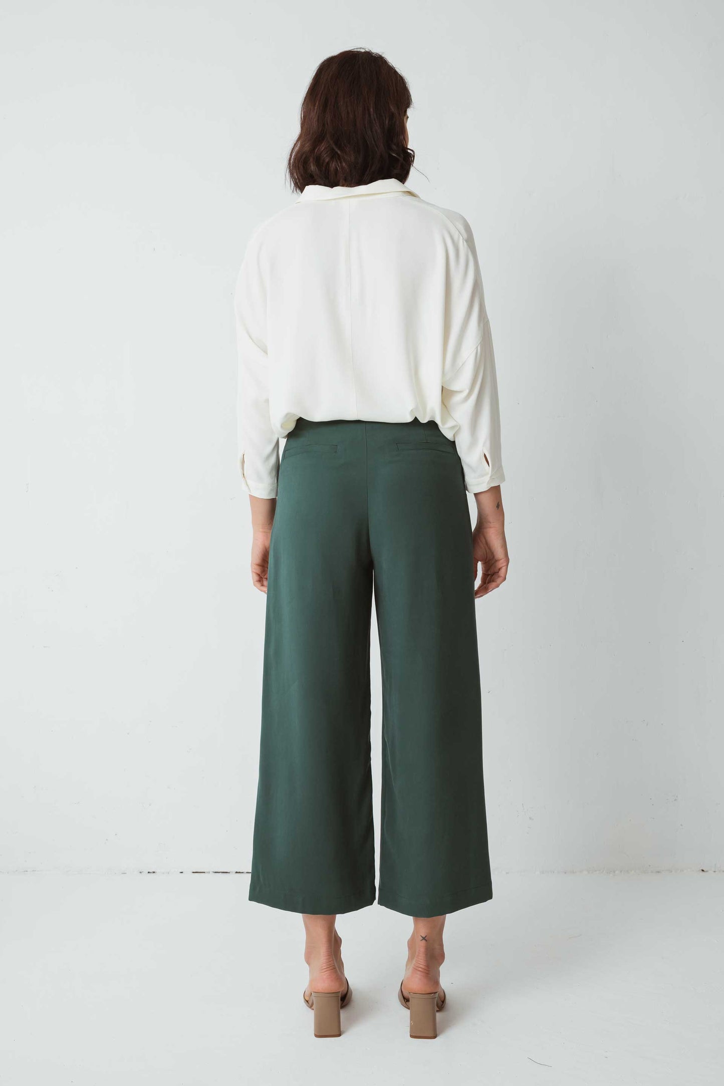 A RENVOYER - Pantalon tailleur vert foncé en ecovero - pantalón ilia deep green