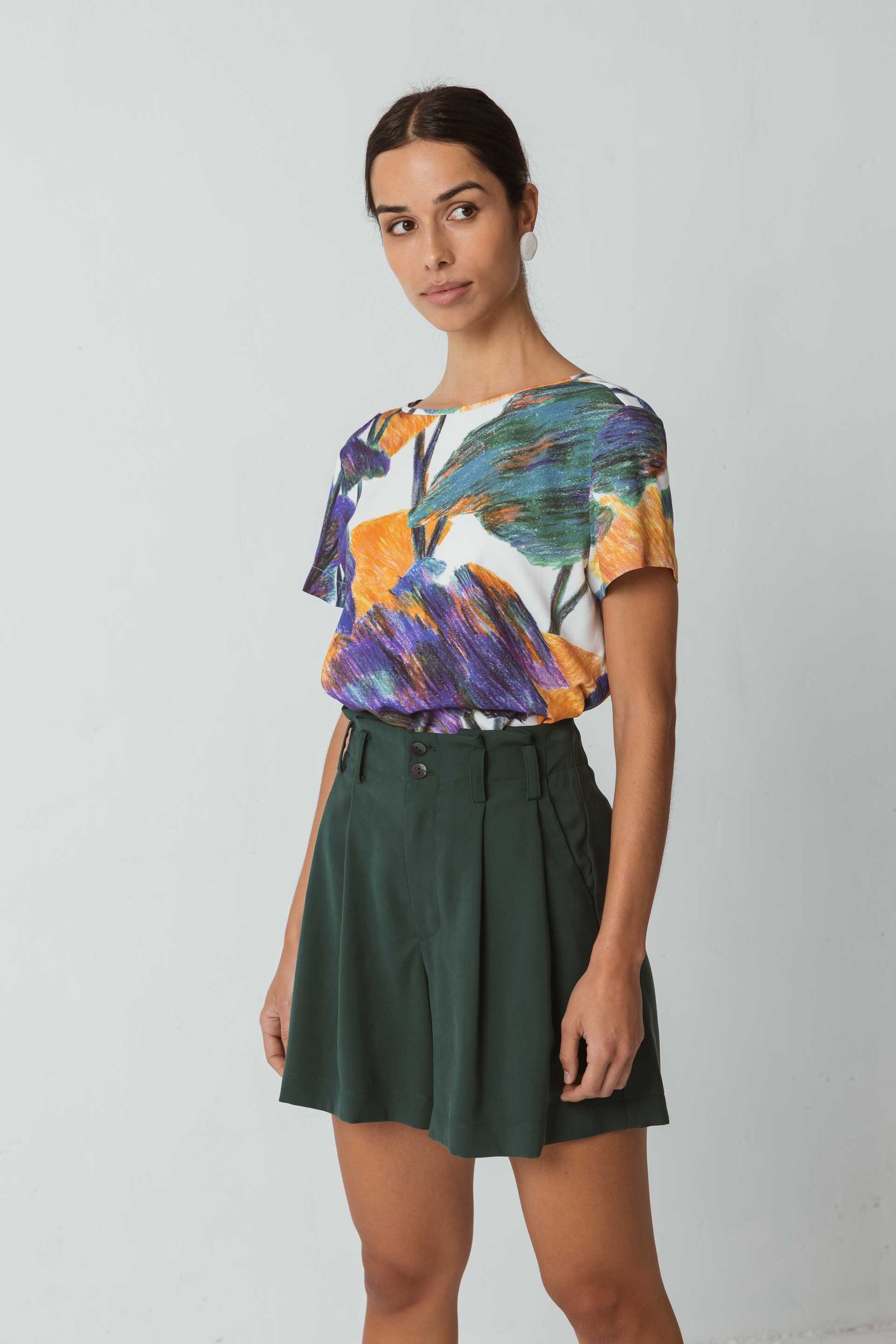 A RENVOYER - Short tailleur vert foncé en ecovero - pantalón neba deep green