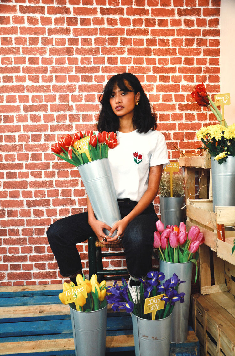 T-shirt brodé blanc en coton bio - Tulipes