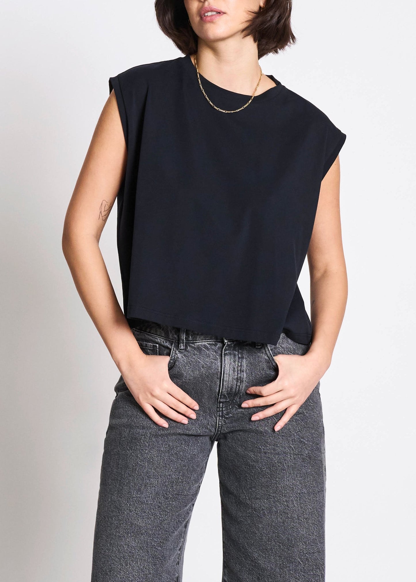 T-shirt en coton bio | noir "ovar - black"