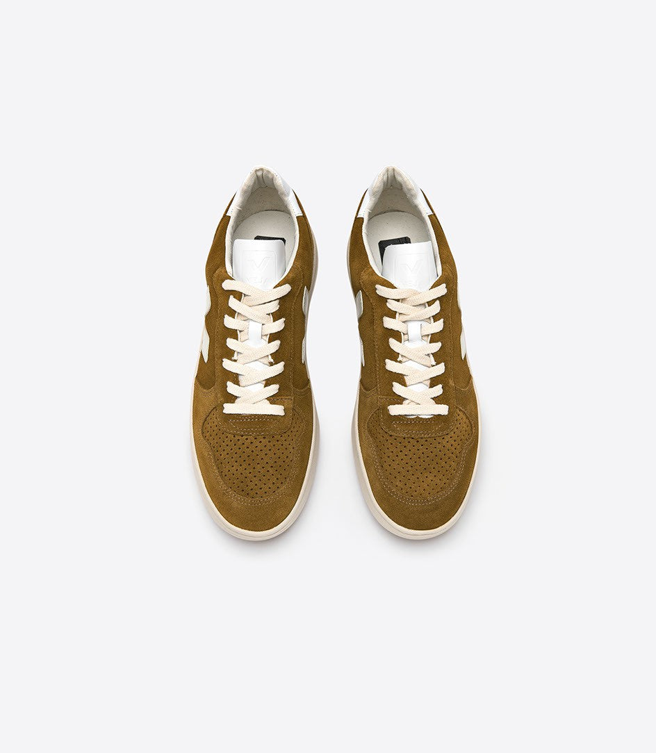 Baskets v-10 suede camel white
