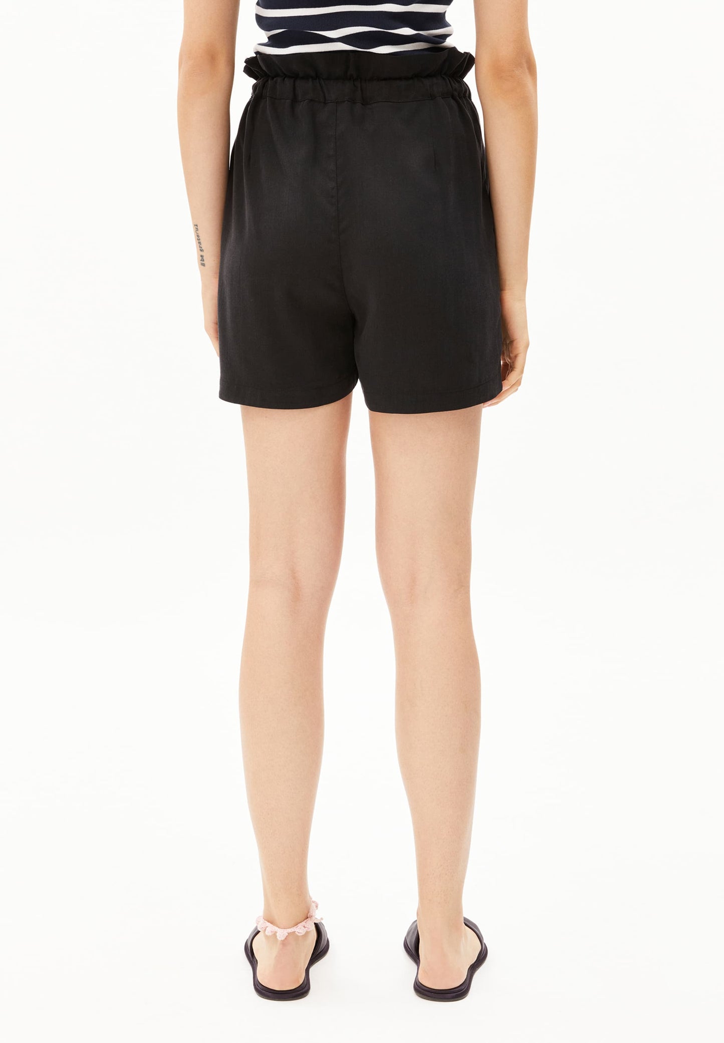 Short en eCOVERO® (par LENZING®) | noir "vaanna lino - black"