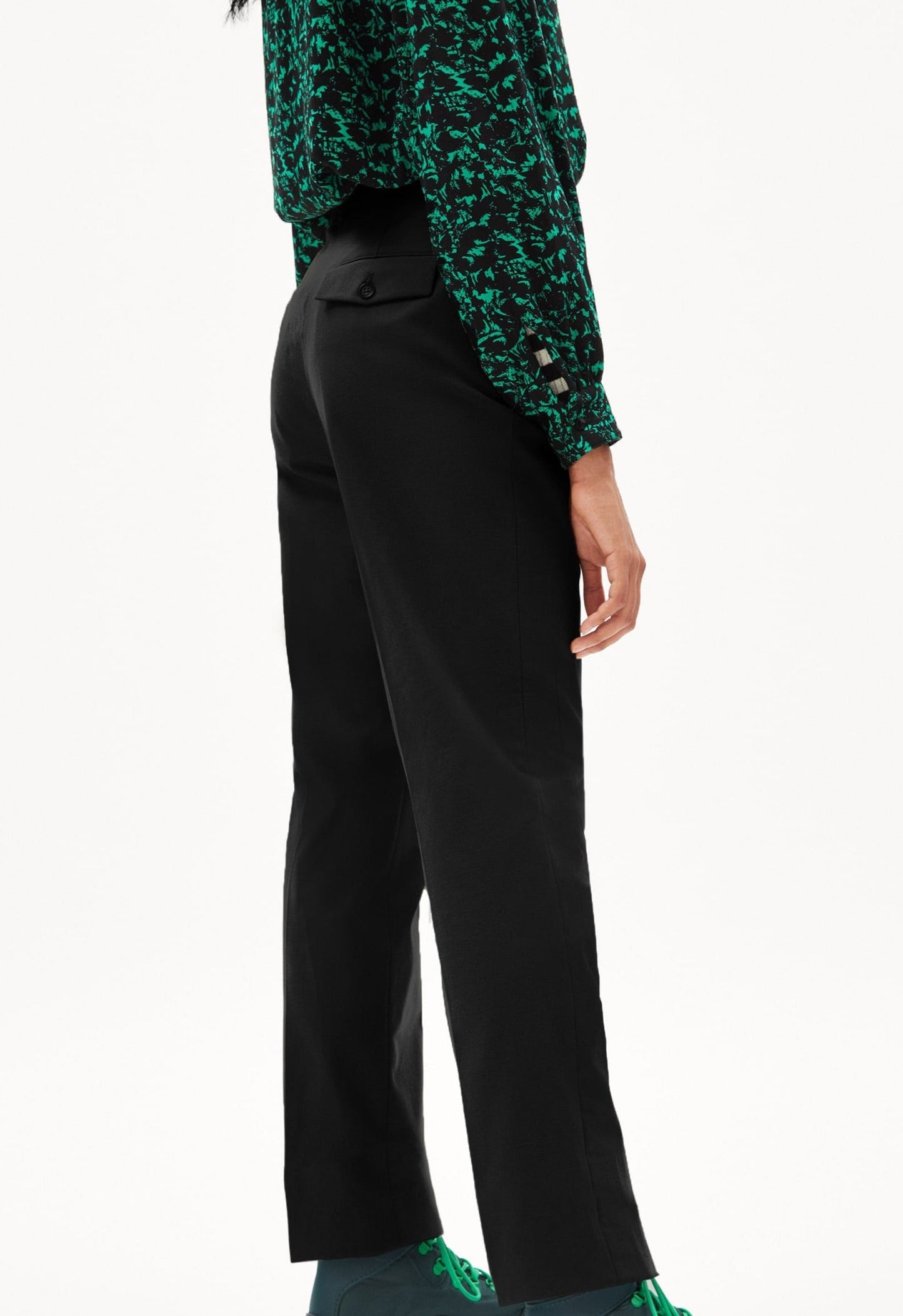 Pantalon carotte noir en coton bio - varmaa brushed black