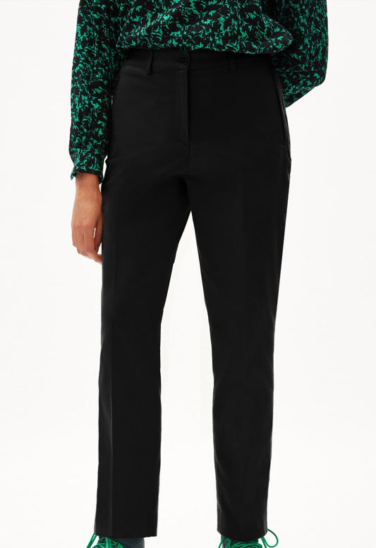 Pantalon carotte noir en coton bio - varmaa brushed black