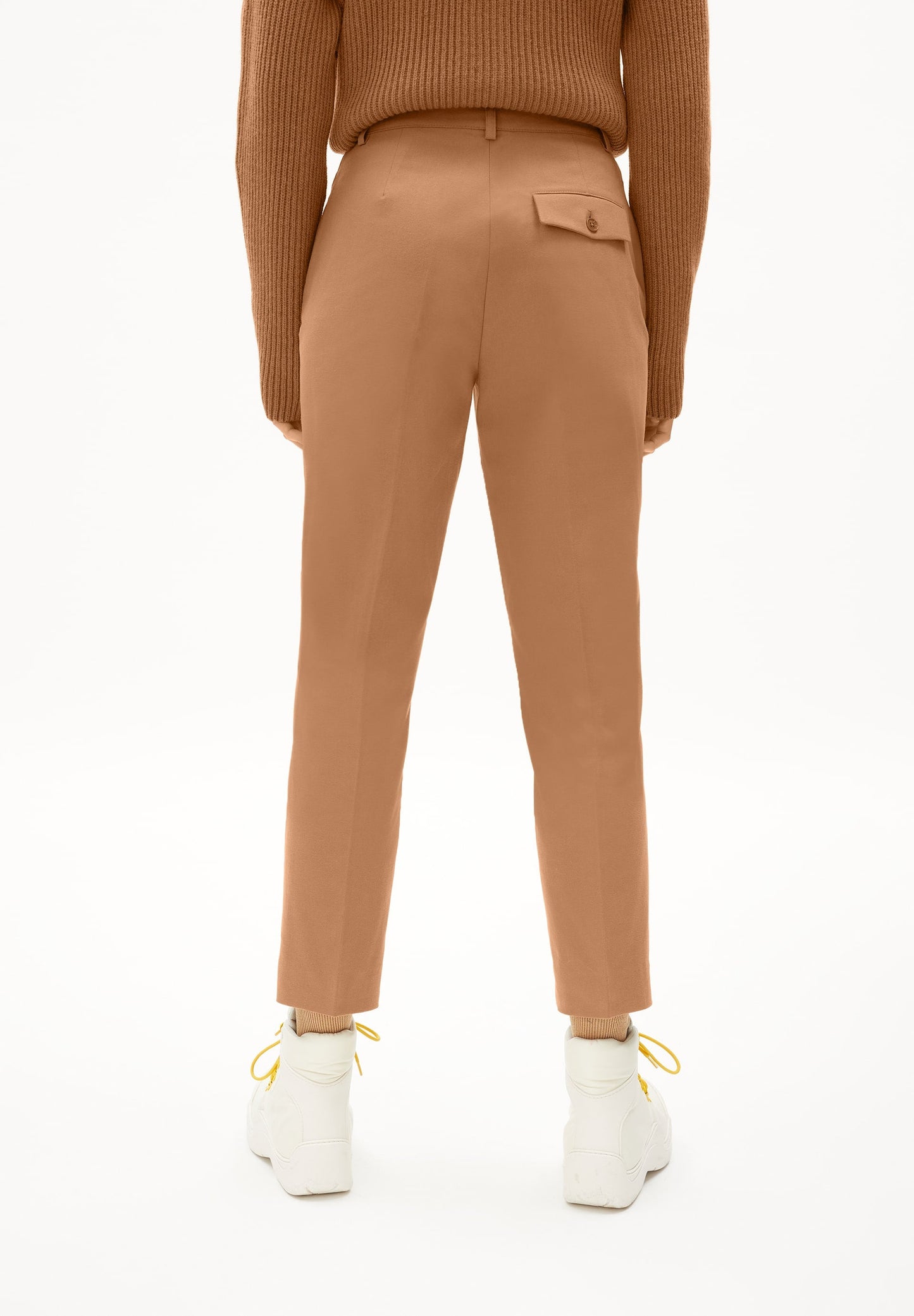 Pantalon carotte camel en coton bio - varmaa brushed cedar wood