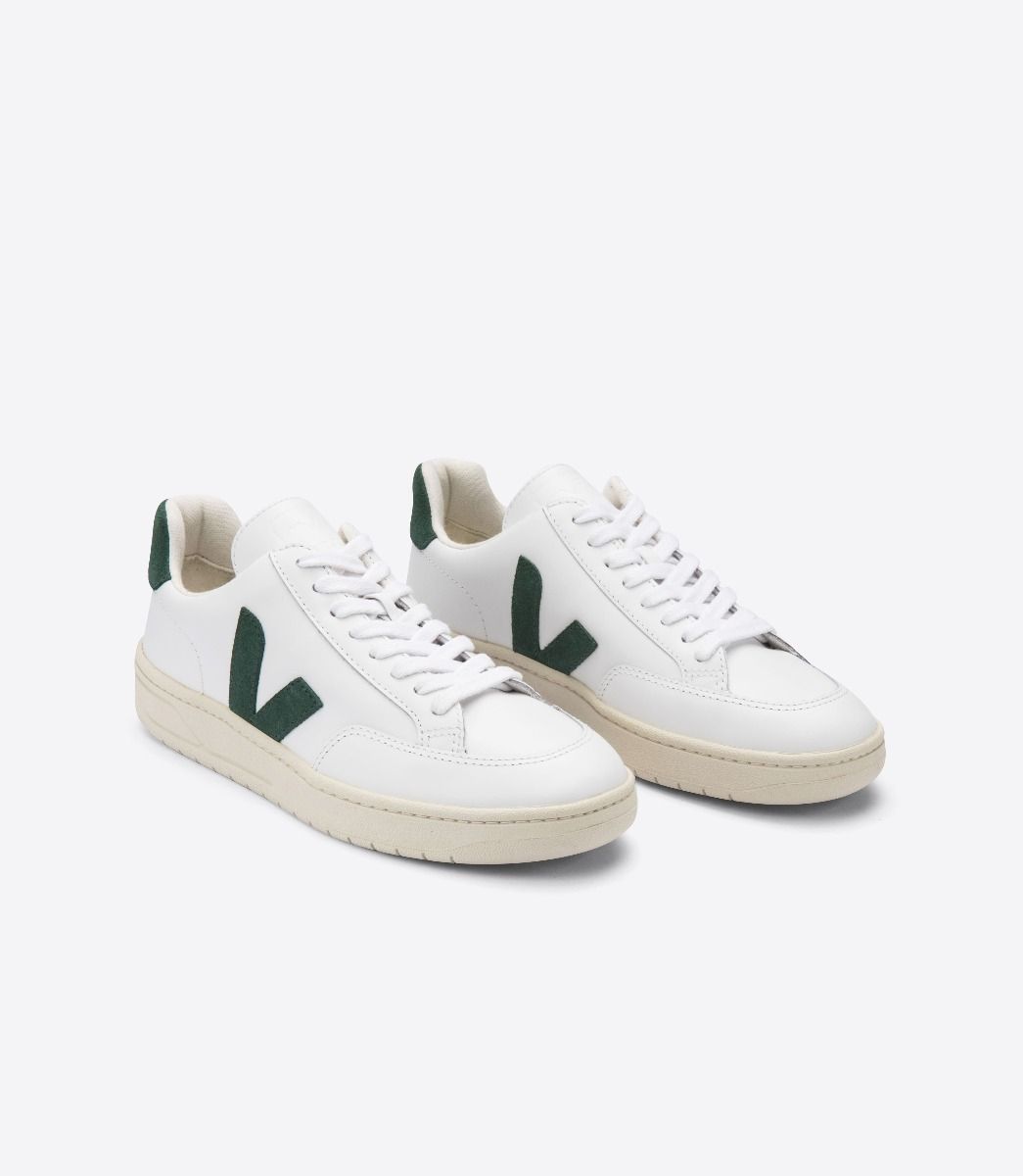 Baskets basses en cuir et suède certifiés | vert "v-12 leather extra white cyprus"