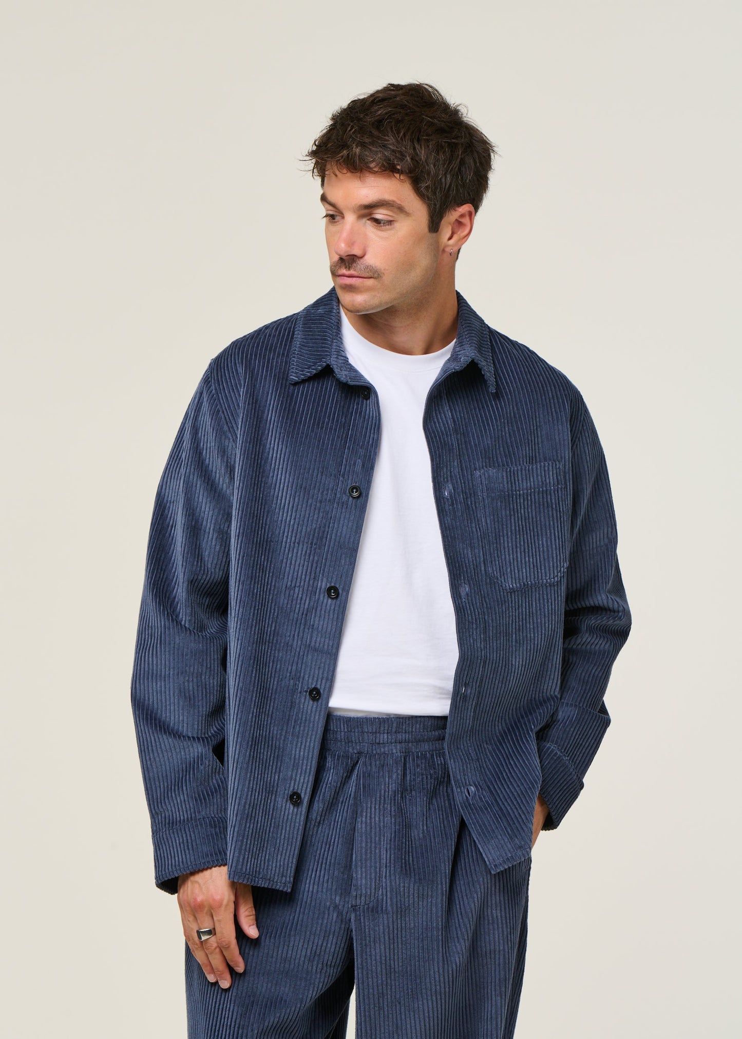 Surchemise velours en coton bio | bleu "cord casual shirt organic cotton - stone blue"