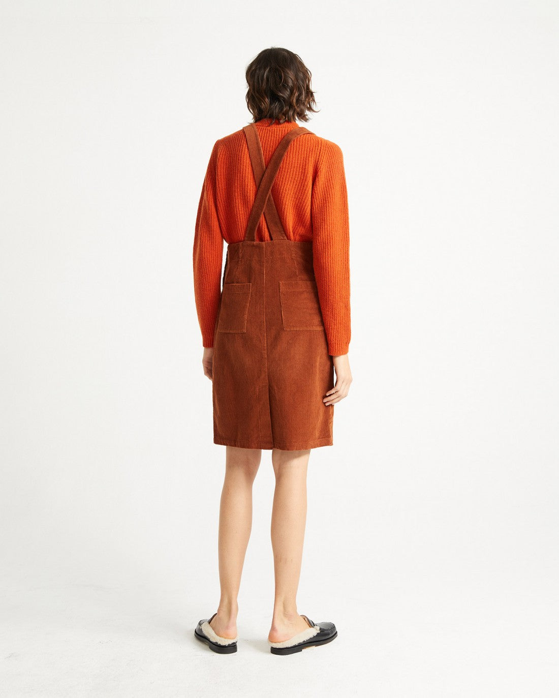 Robe salopette rouge en velours côtelé de coton bio - bell clay red