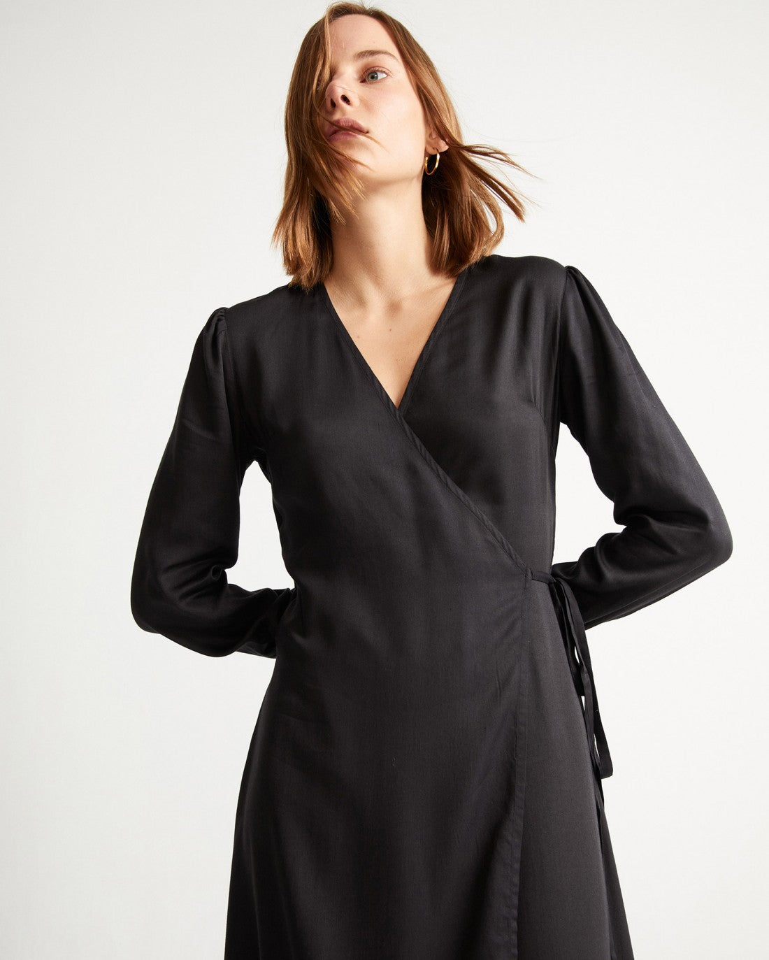 Robe cache-coeur noire en tencel - Camille black