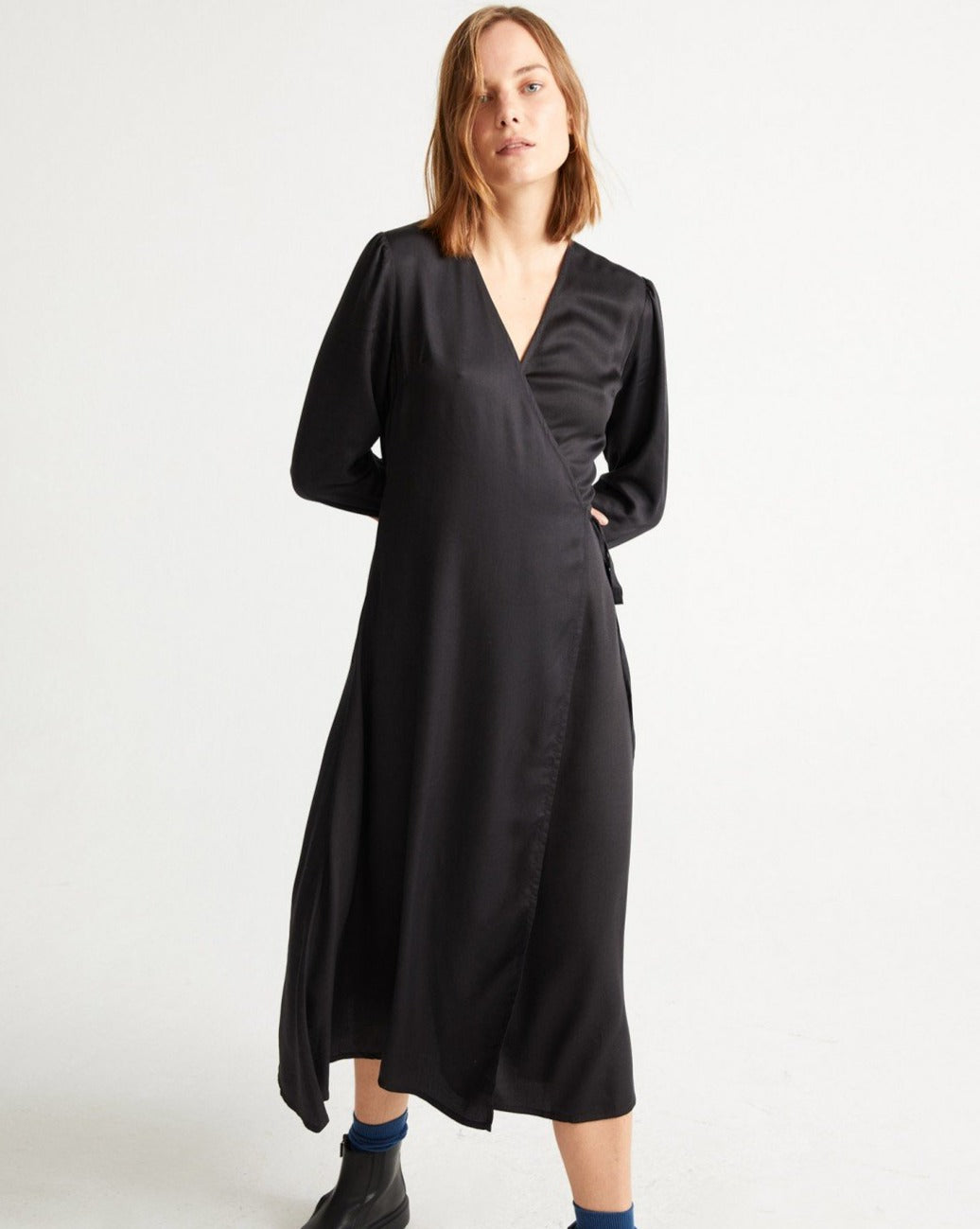 Robe cache-coeur noire en tencel - Camille black