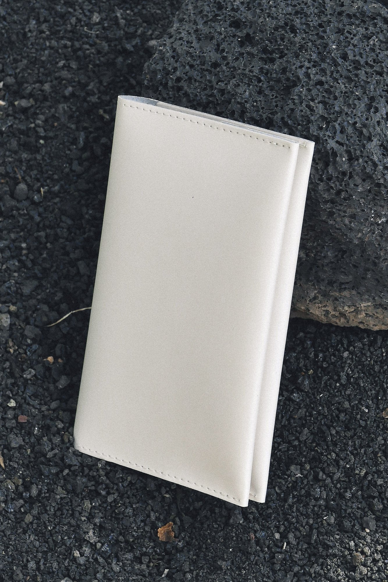 Portefeuille blanc en cuir recyclé - Flat purse