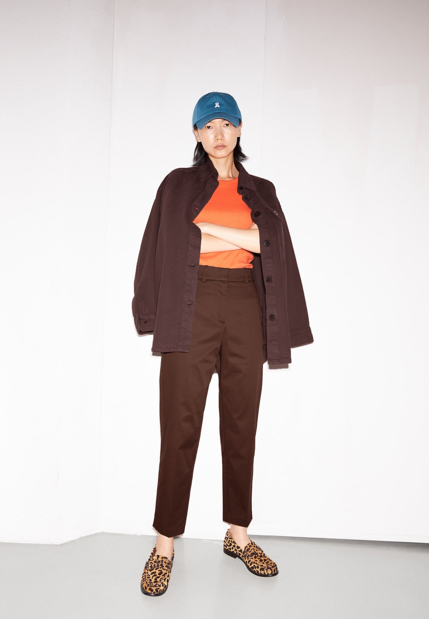 Pantalon à pinces en coton bio | Marron "warmaar deep brown"