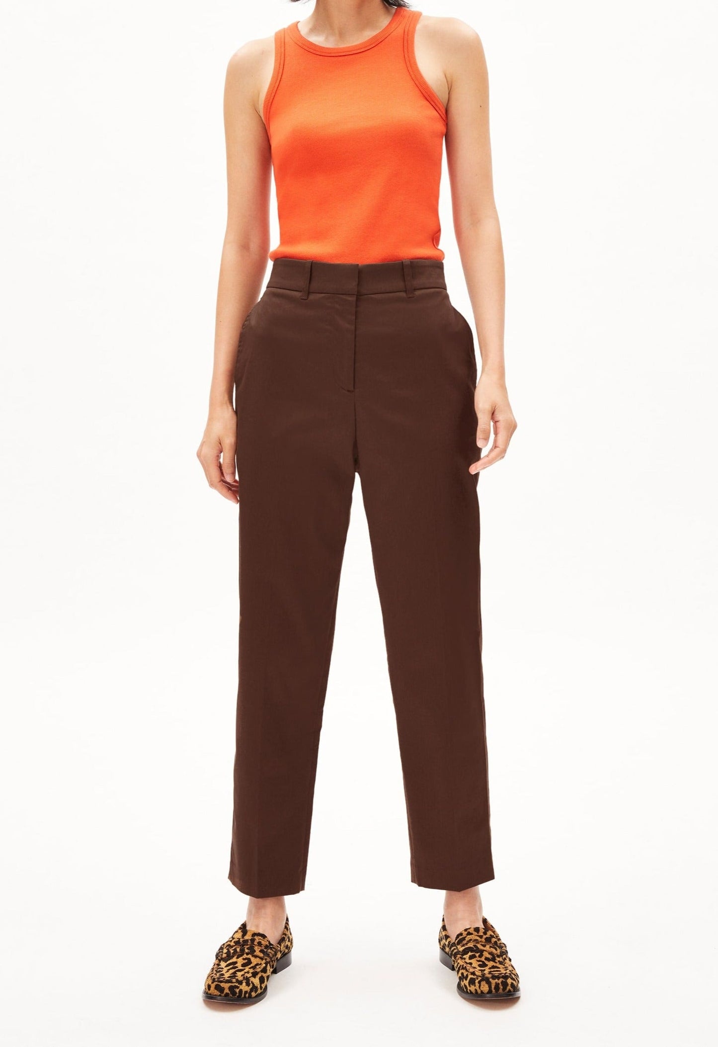 Pantalon à pinces en coton bio | Marron "warmaar deep brown"