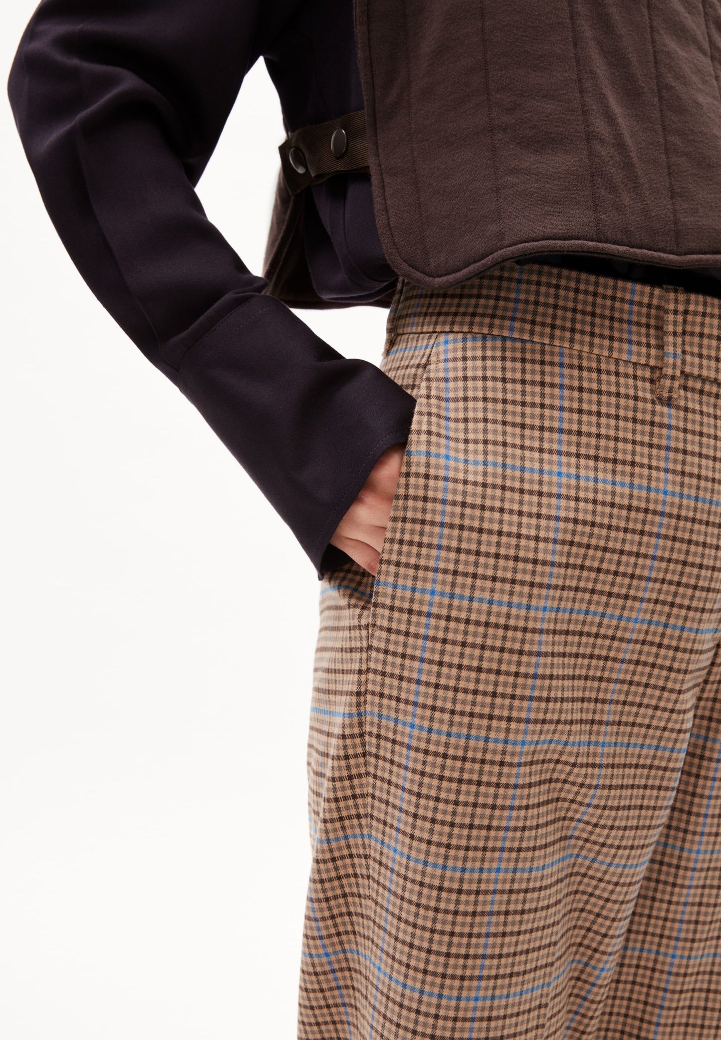 Pantalon à pinces en coton bio | Carreaux "warmaar pattern dry bark"