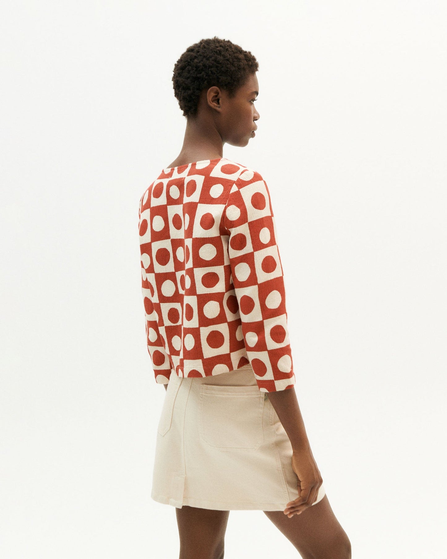 Blouse à lacets rouge à motifs en coton bio - big spot alexandra red