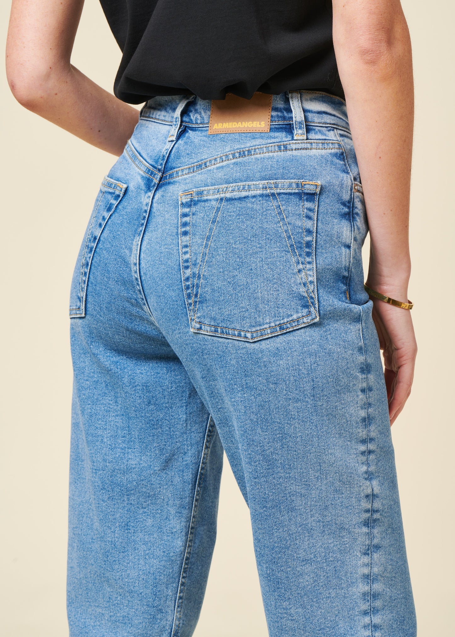 Jean mom en coton biologique recyclé | bleu "mairaa - europie"