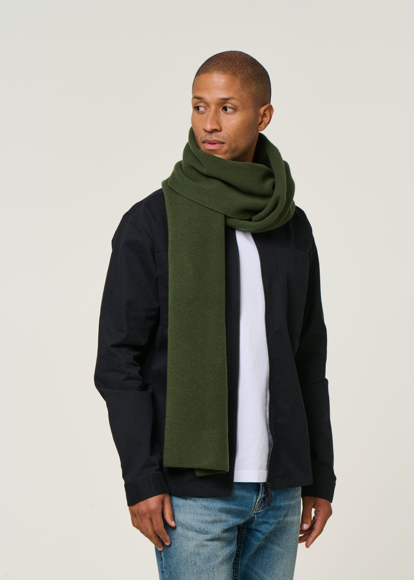 écharpe en laine mérinos recyclée | olive