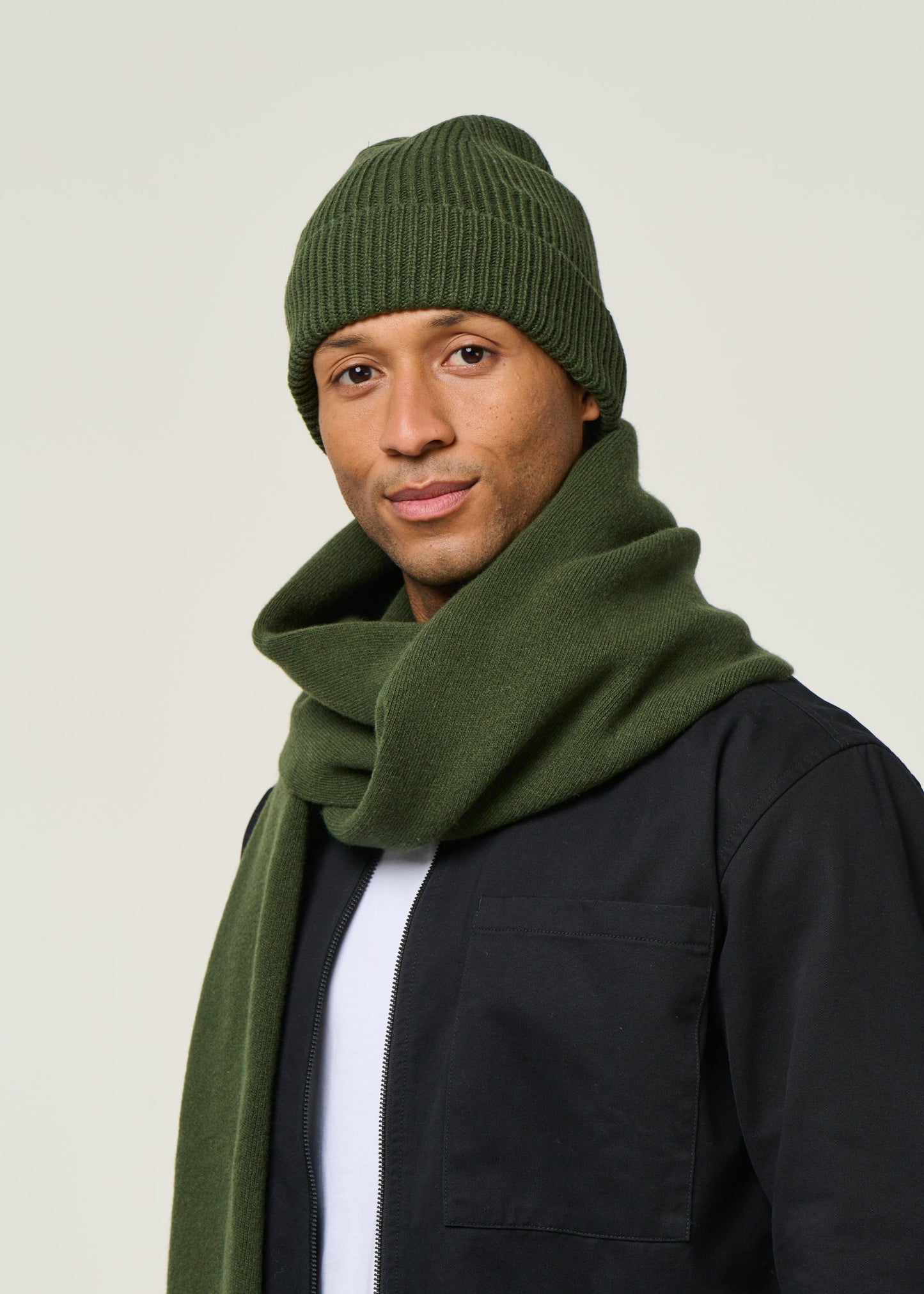 Bonnet en laine mérinos recyclée | olive