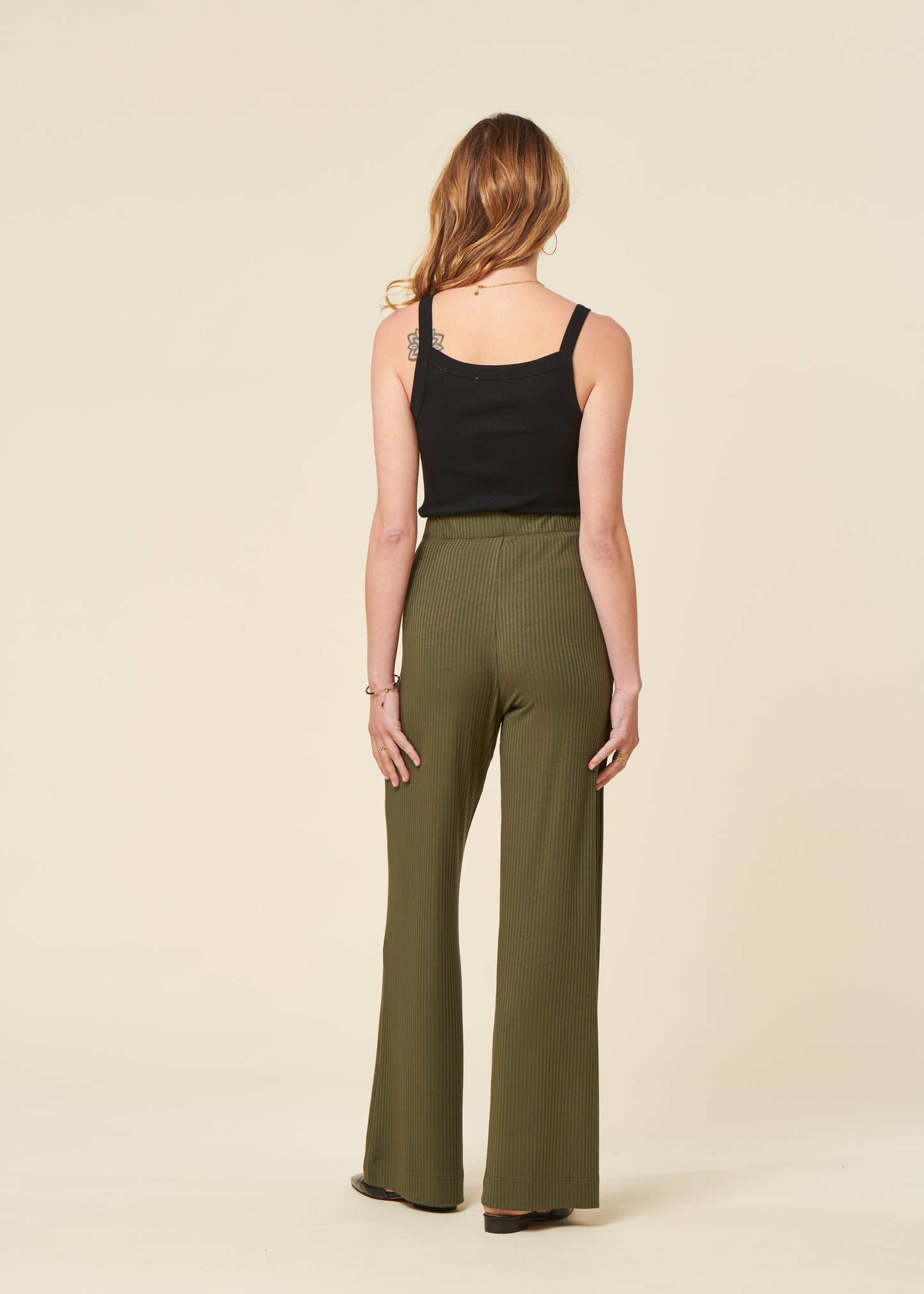 Pantalon ample côtelé en tencel | vert "smilla - dark olive"