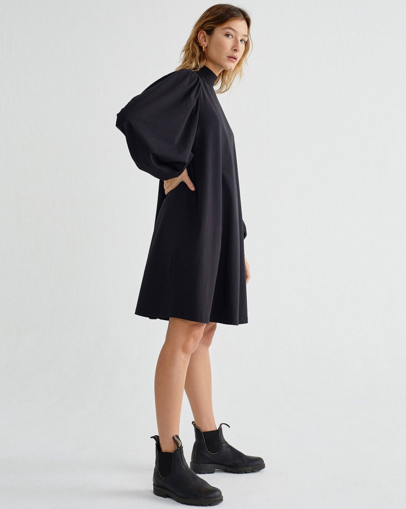 Robe manches bouffantes noire en coton bio - Flora
