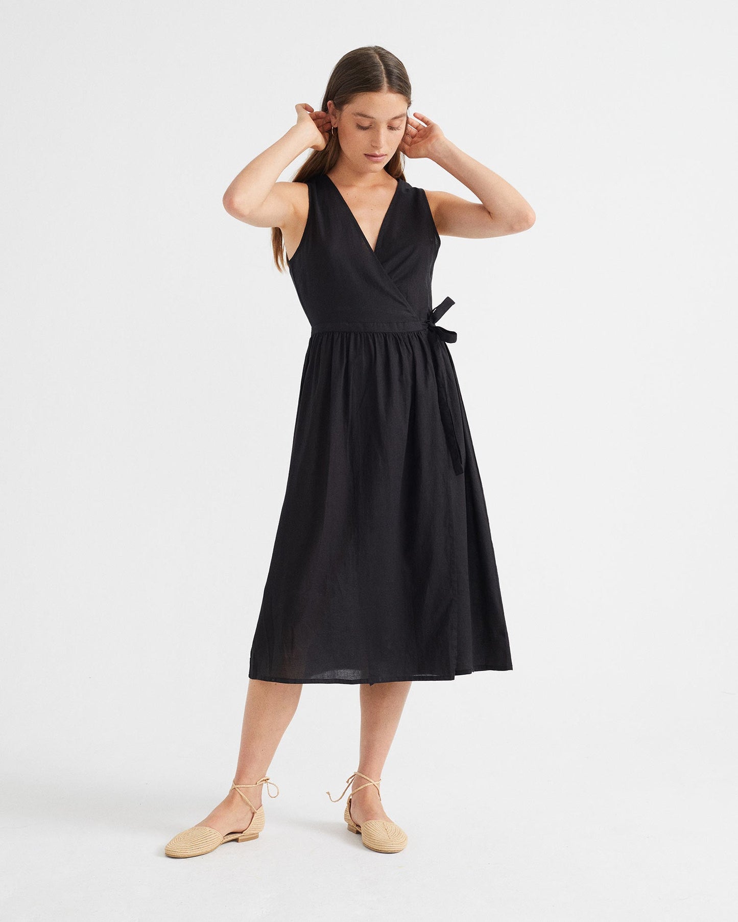 Robe portefeuille noire en coton bio - Amapola