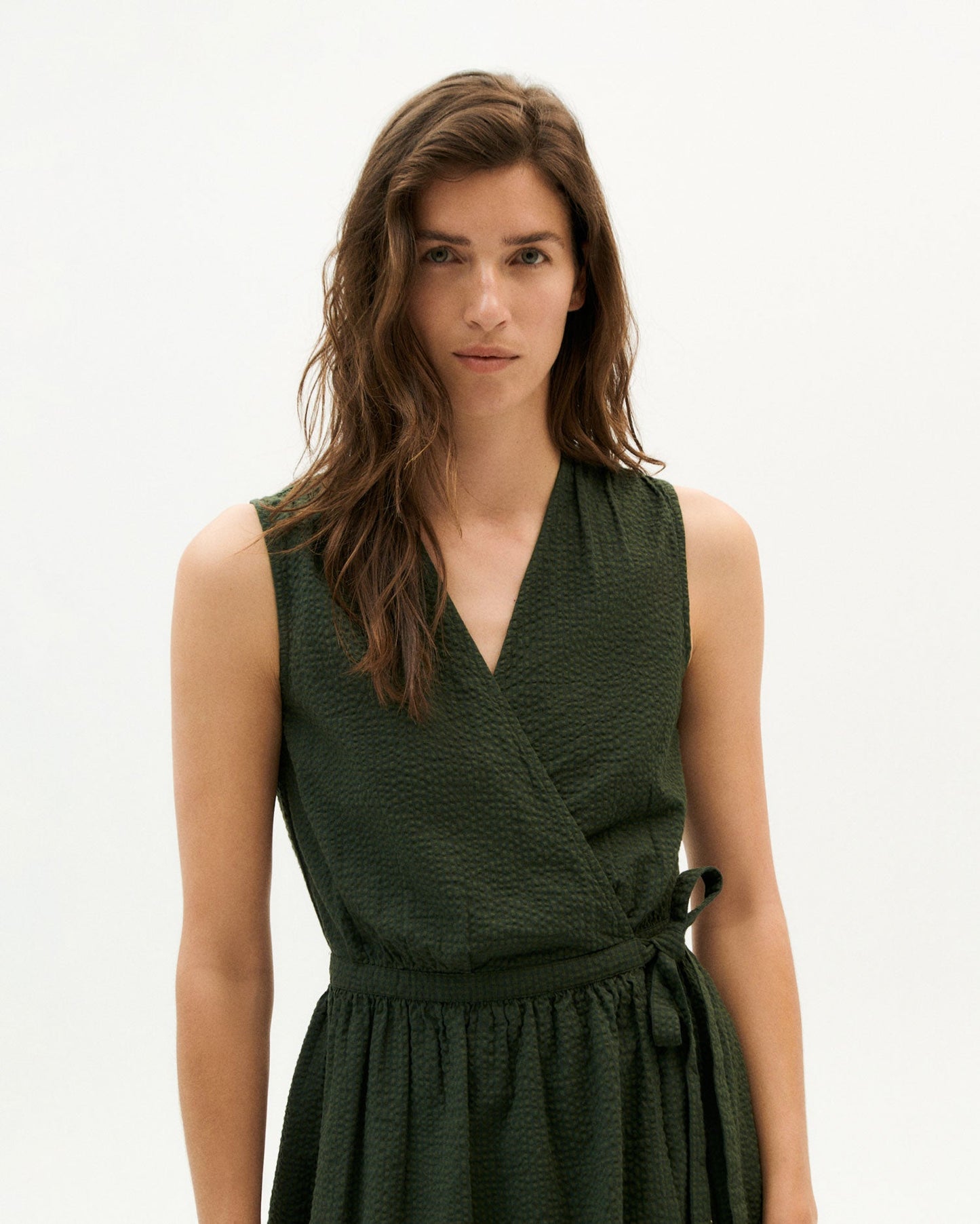 Robe mi-longue verte seersucker en coton bio - green seersucker checks amapola