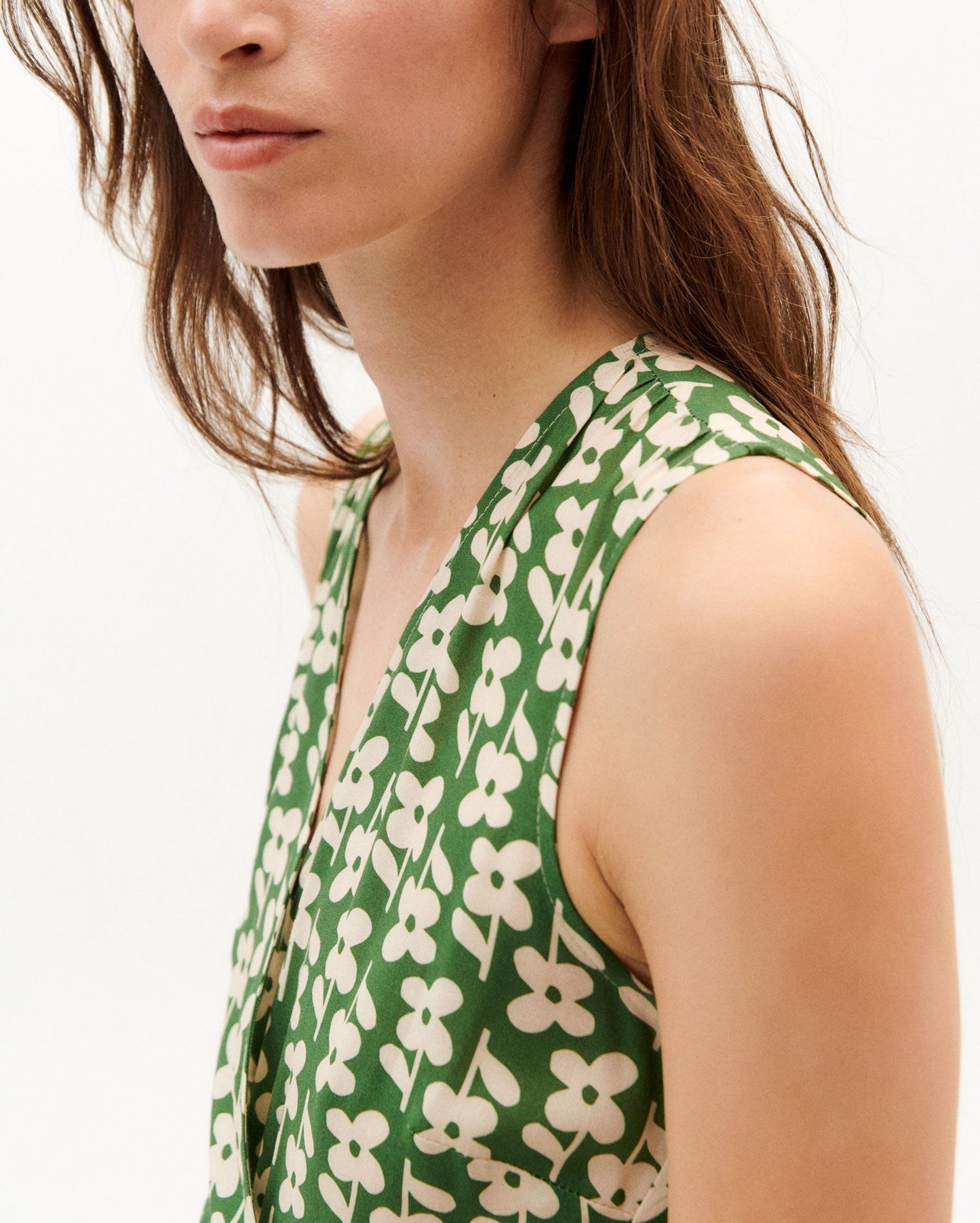 Robe verte à motifs fleuris en ecovero - daisy amapola dress