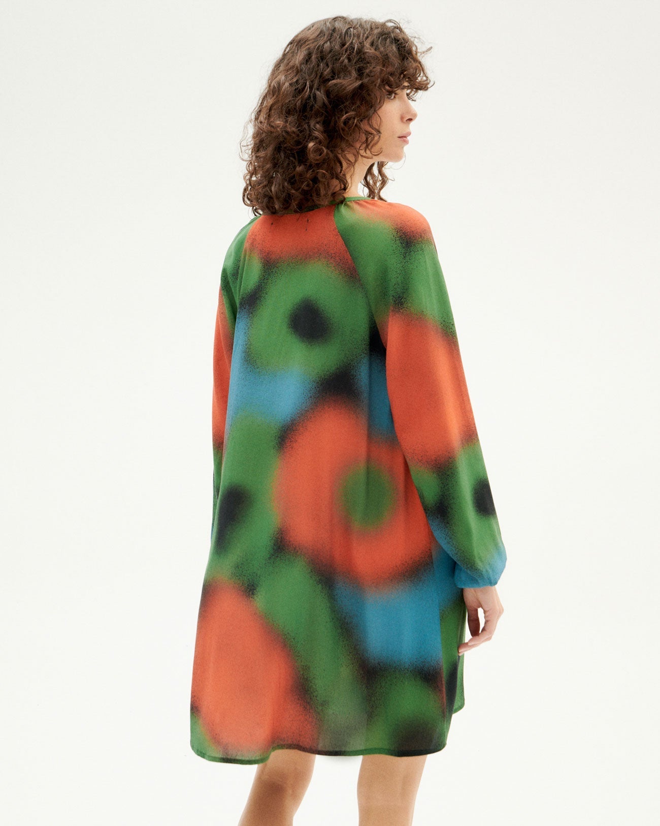 Robe imprimée en ecovero | Multicolore "dust black vera dress"