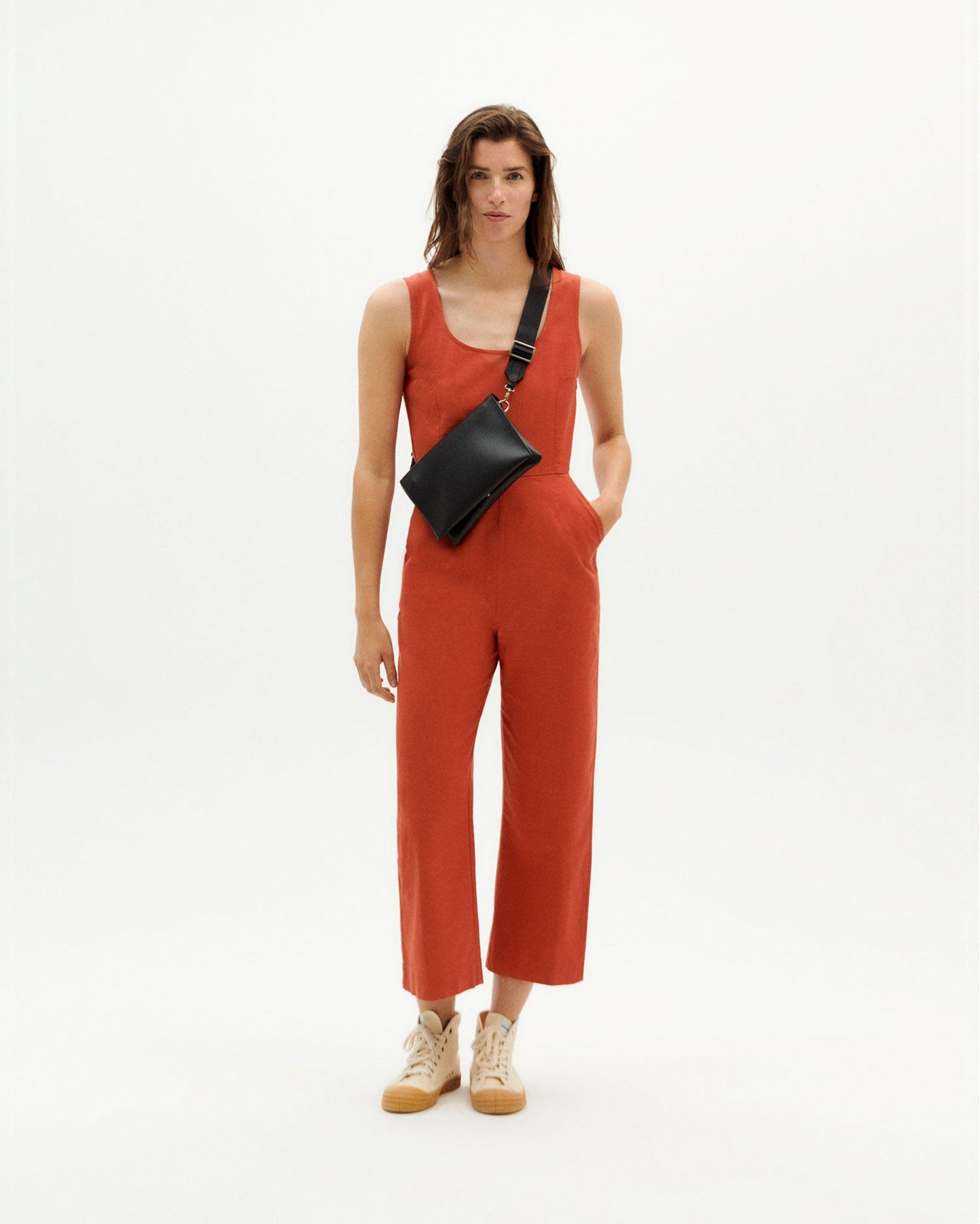 Combinaison en coton bio | Rouge orangé "crimson rafflesia jumpsuit"