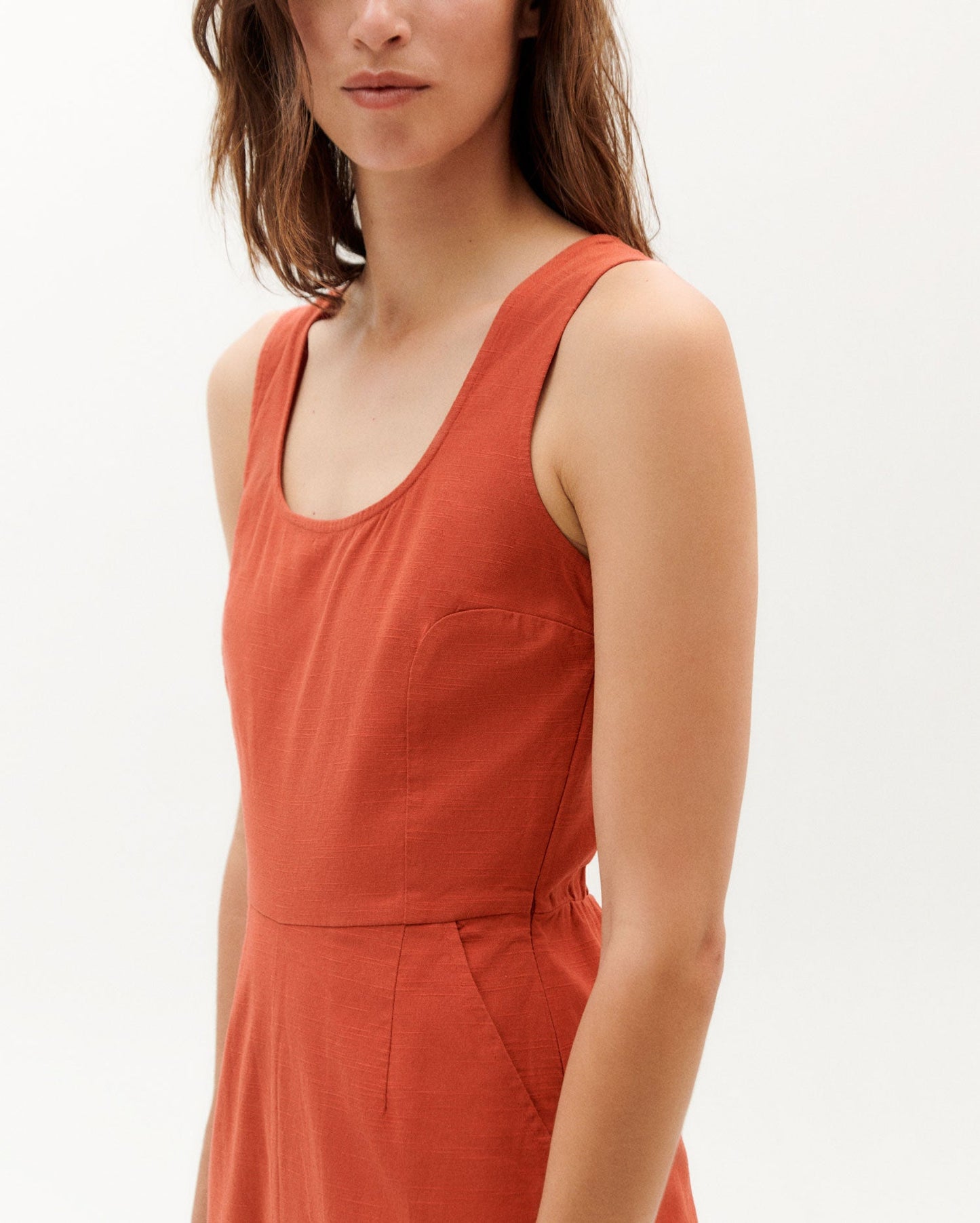 Combinaison en coton bio | Rouge orangé "crimson rafflesia jumpsuit"