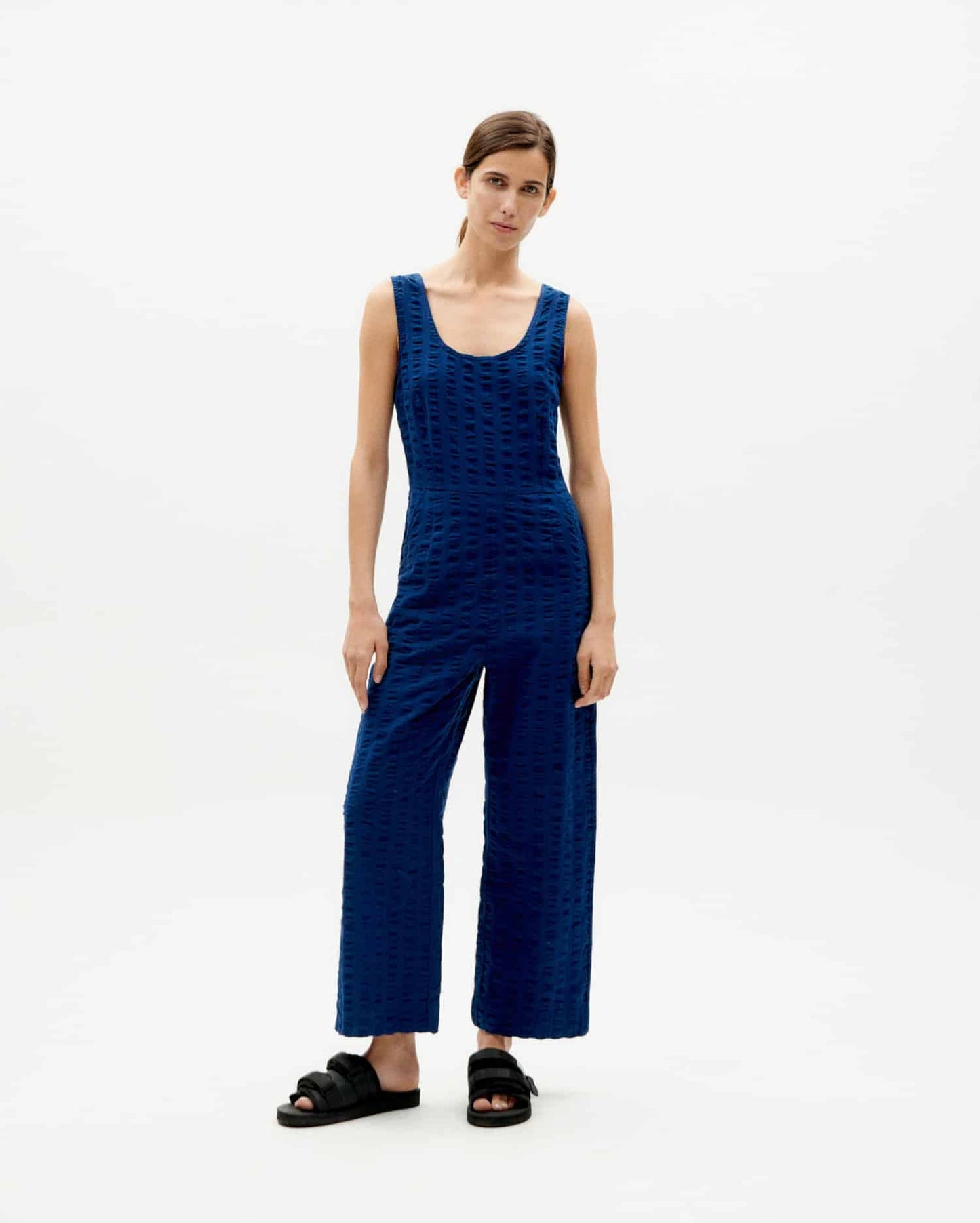 Combinaison en coton bio | Marine "navy big seersucker rafflesia jumpsuit"