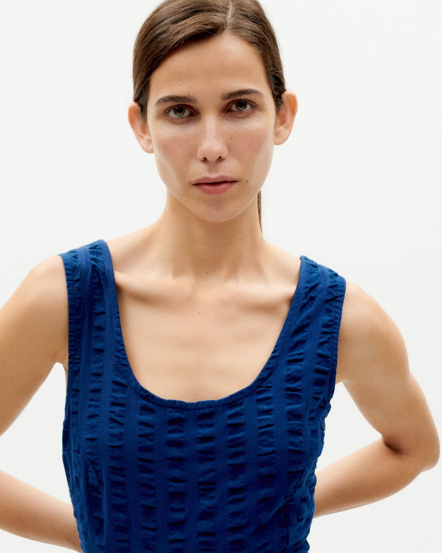 Combinaison en coton bio | Marine "navy big seersucker rafflesia jumpsuit"