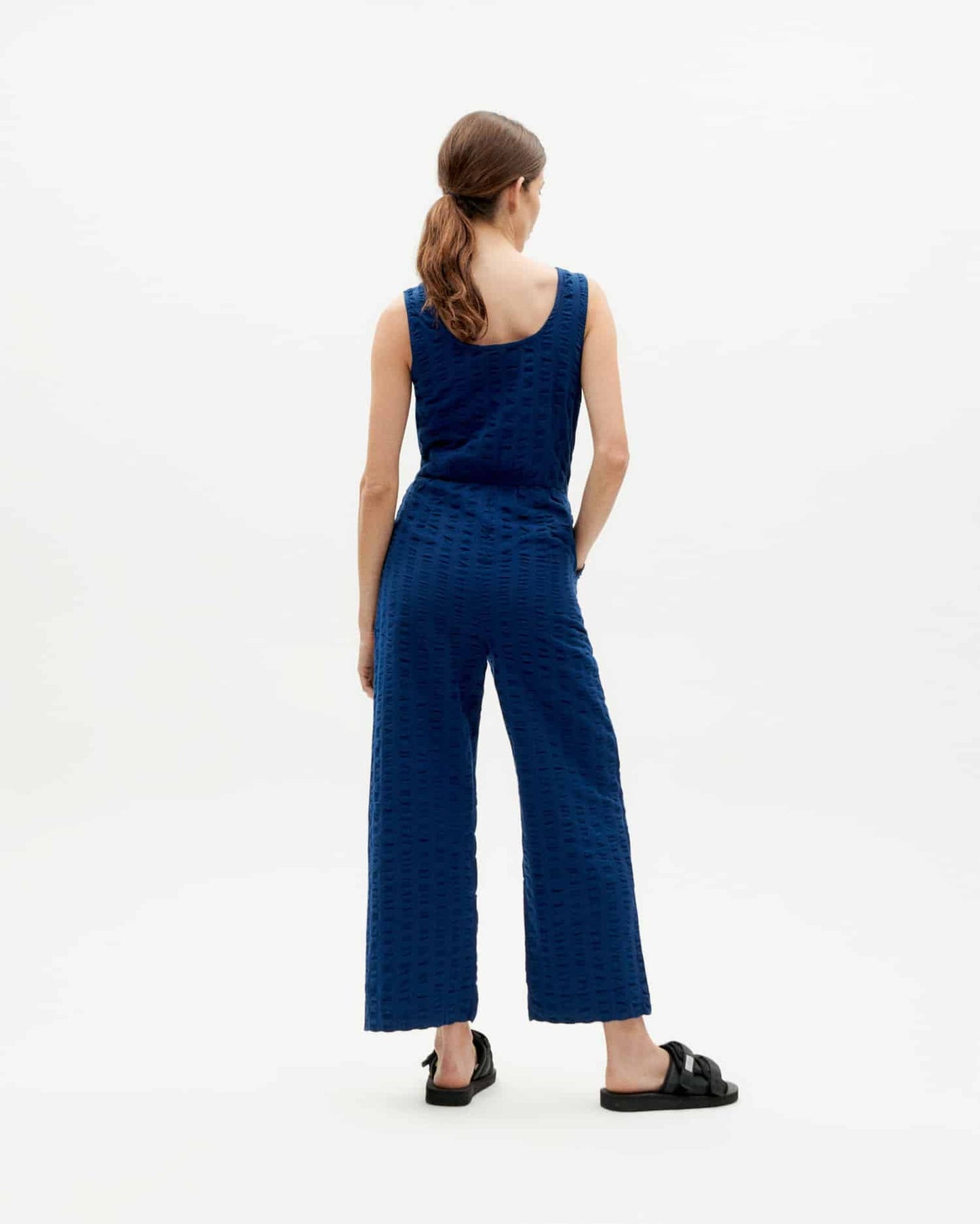 Combinaison en coton bio | Marine "navy big seersucker rafflesia jumpsuit"
