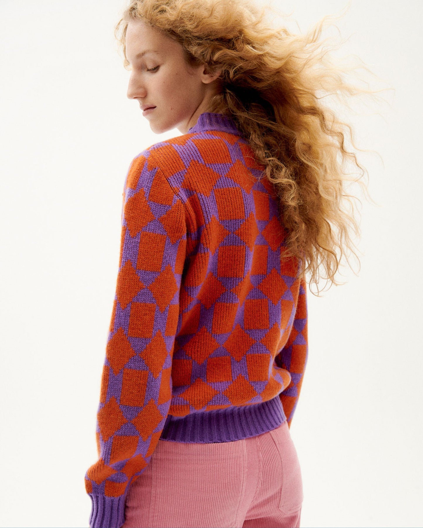 Pull bicolore en laine certifiée - small squares ops knitted sweater