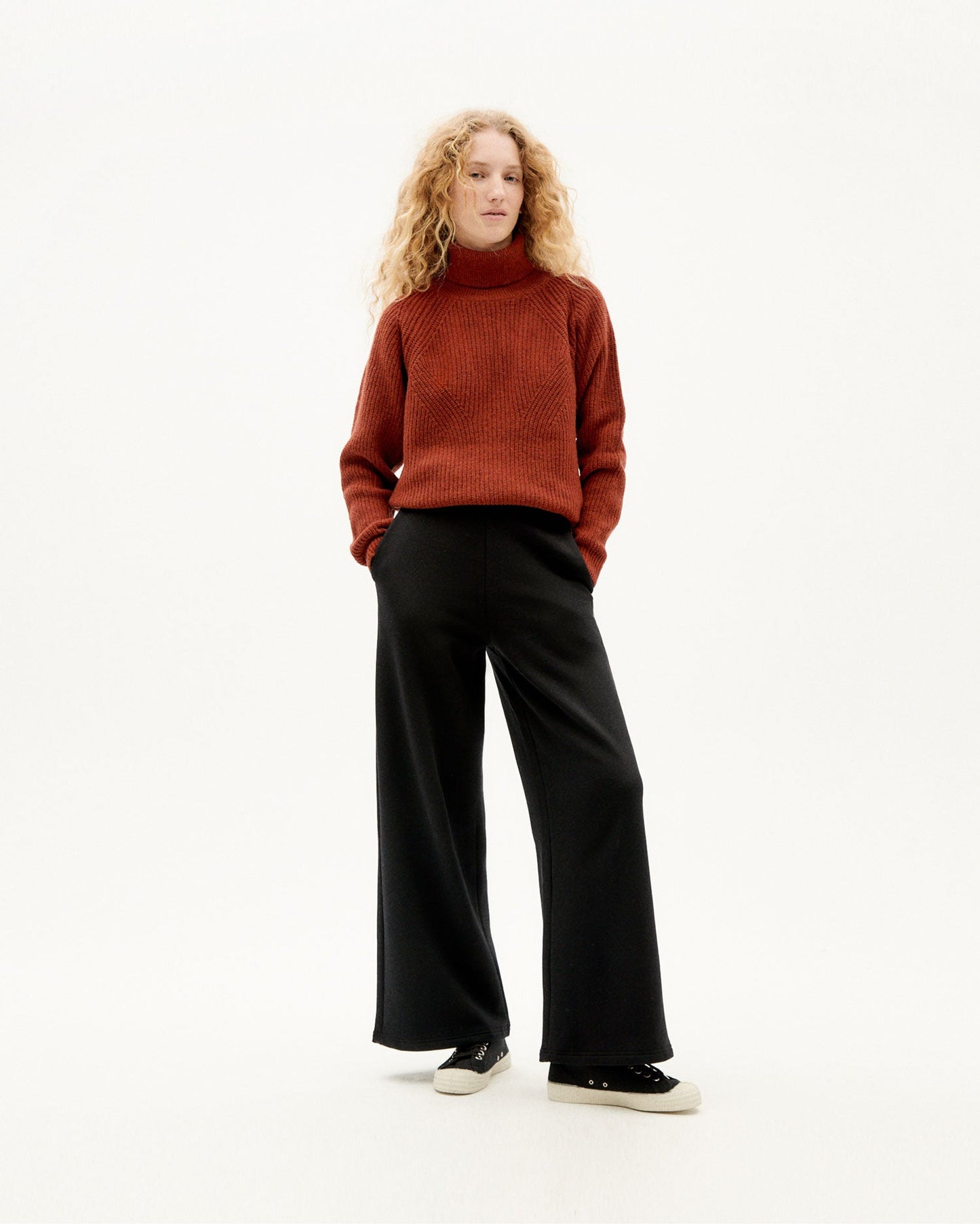 Pull col roulé maille rouille en laine certifiée - clay red matilda knitted sweater