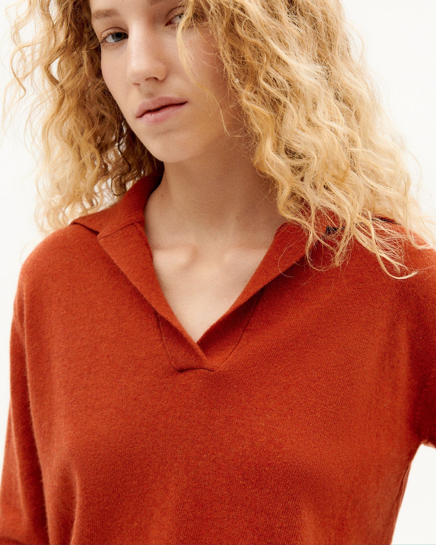 Pull terracotta col v en laine recyclée - clay red trash sheena knitted sweater