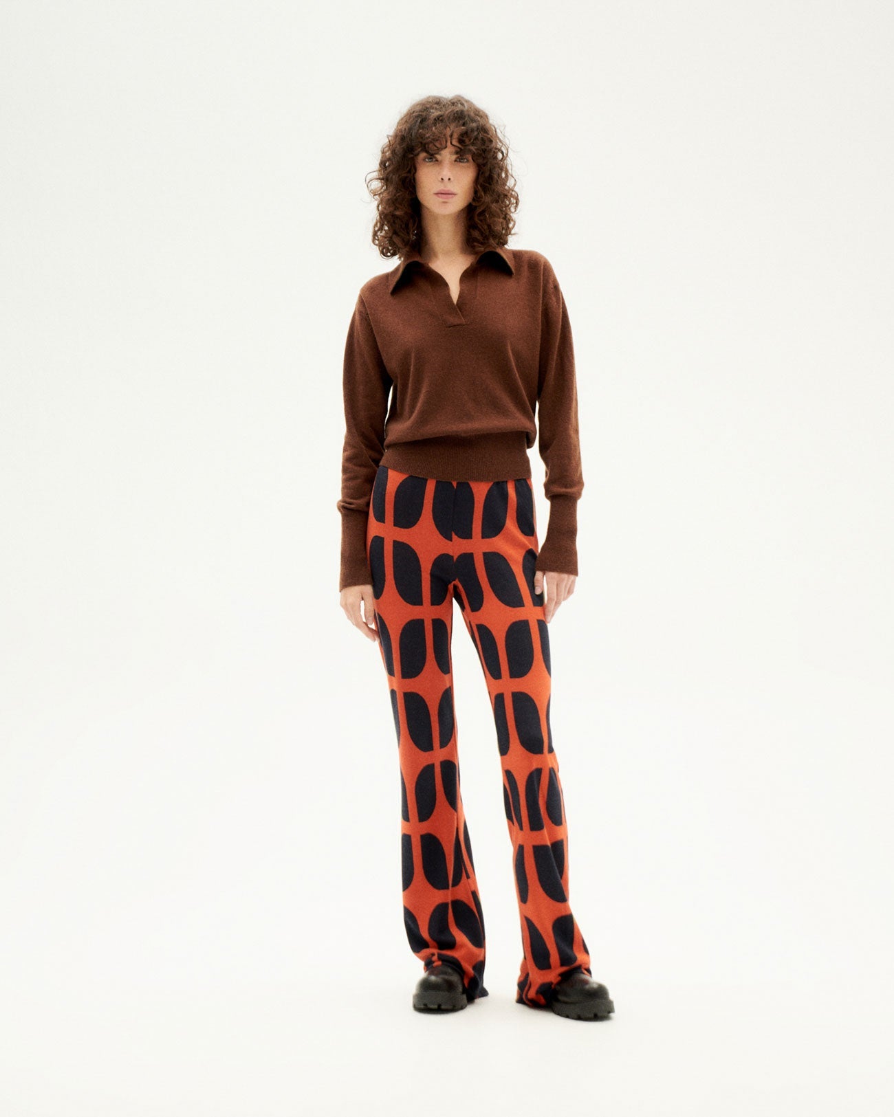 Pull col v en laine recyclée | marron "brown trash sheena knitted sweater"