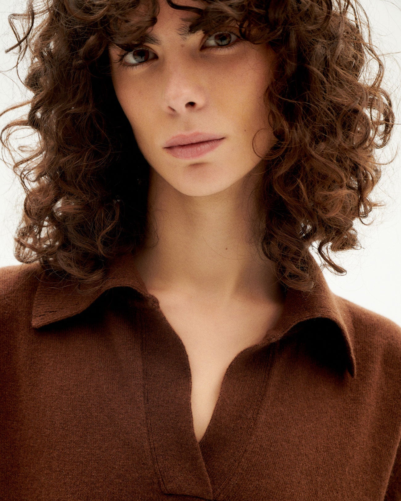 Pull col v en laine recyclée | marron "brown trash sheena knitted sweater"