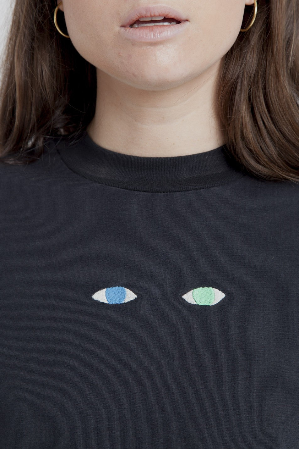 Sweat brodé noir en coton bio - Wolf Eyes