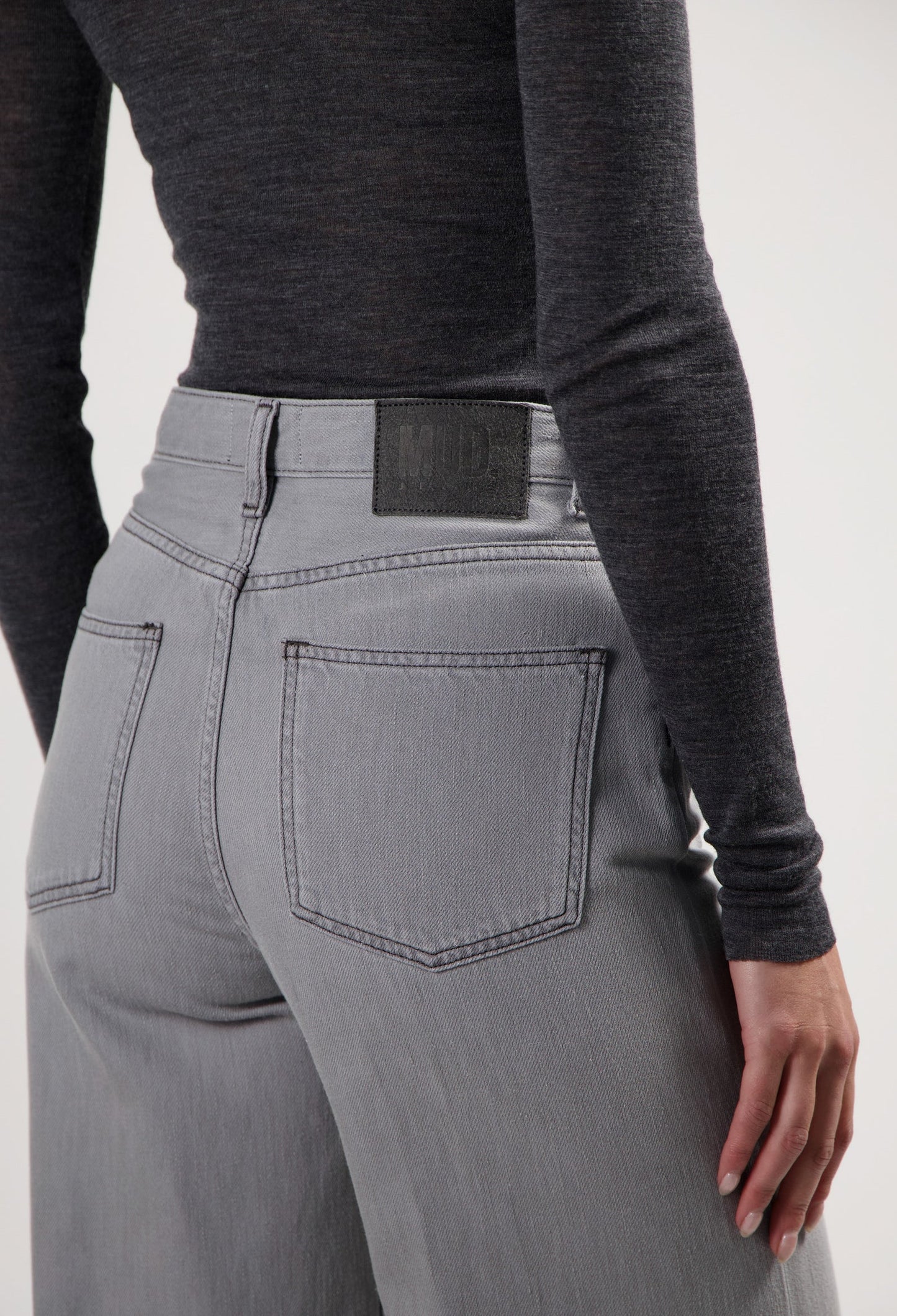 Jean ample en coton bio et recyclé | gris clair "sara high loose flow marge grey"
