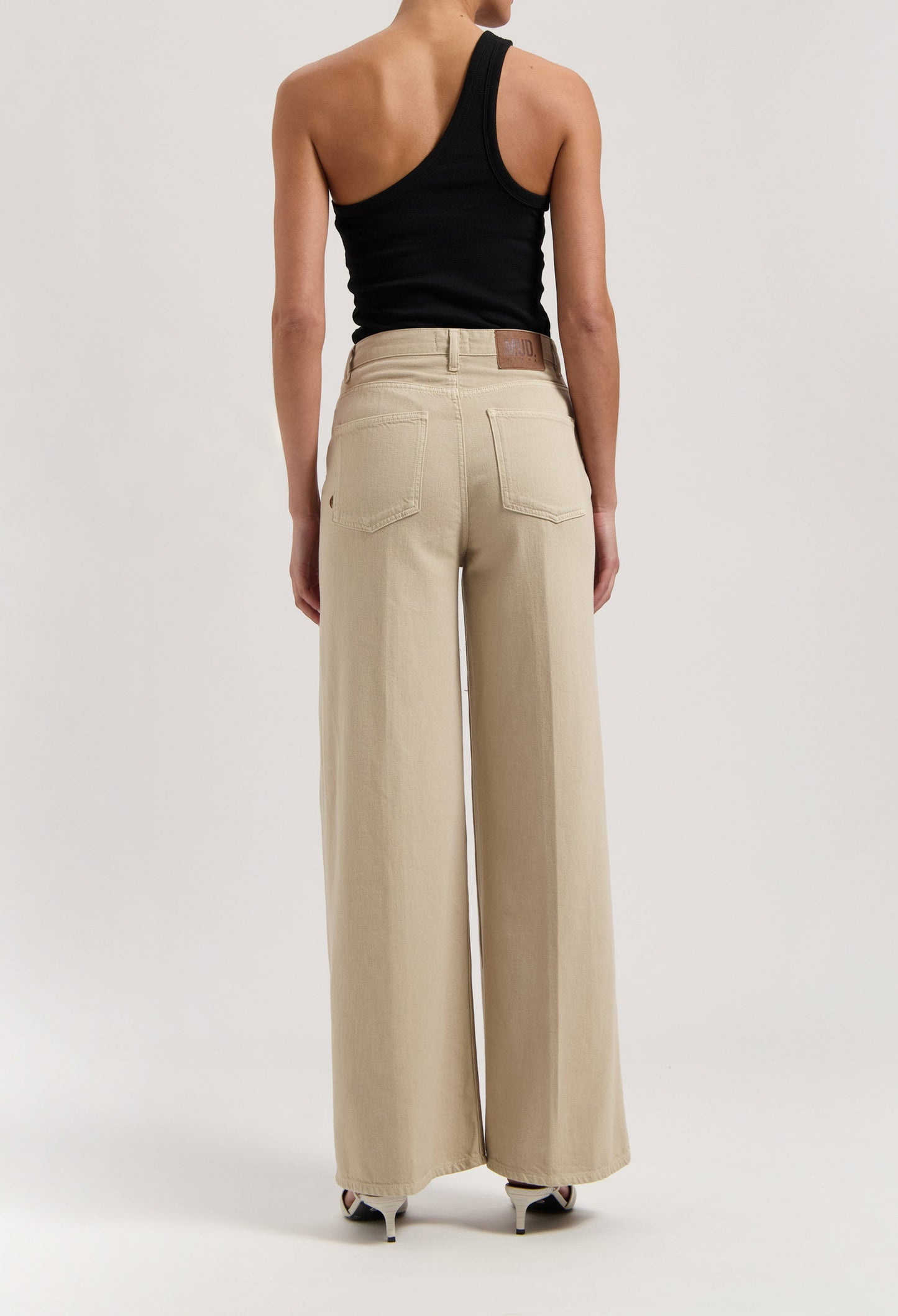 Jean évasé fluide en coton bio et tencel | beige "Sara high loose flow - sand"