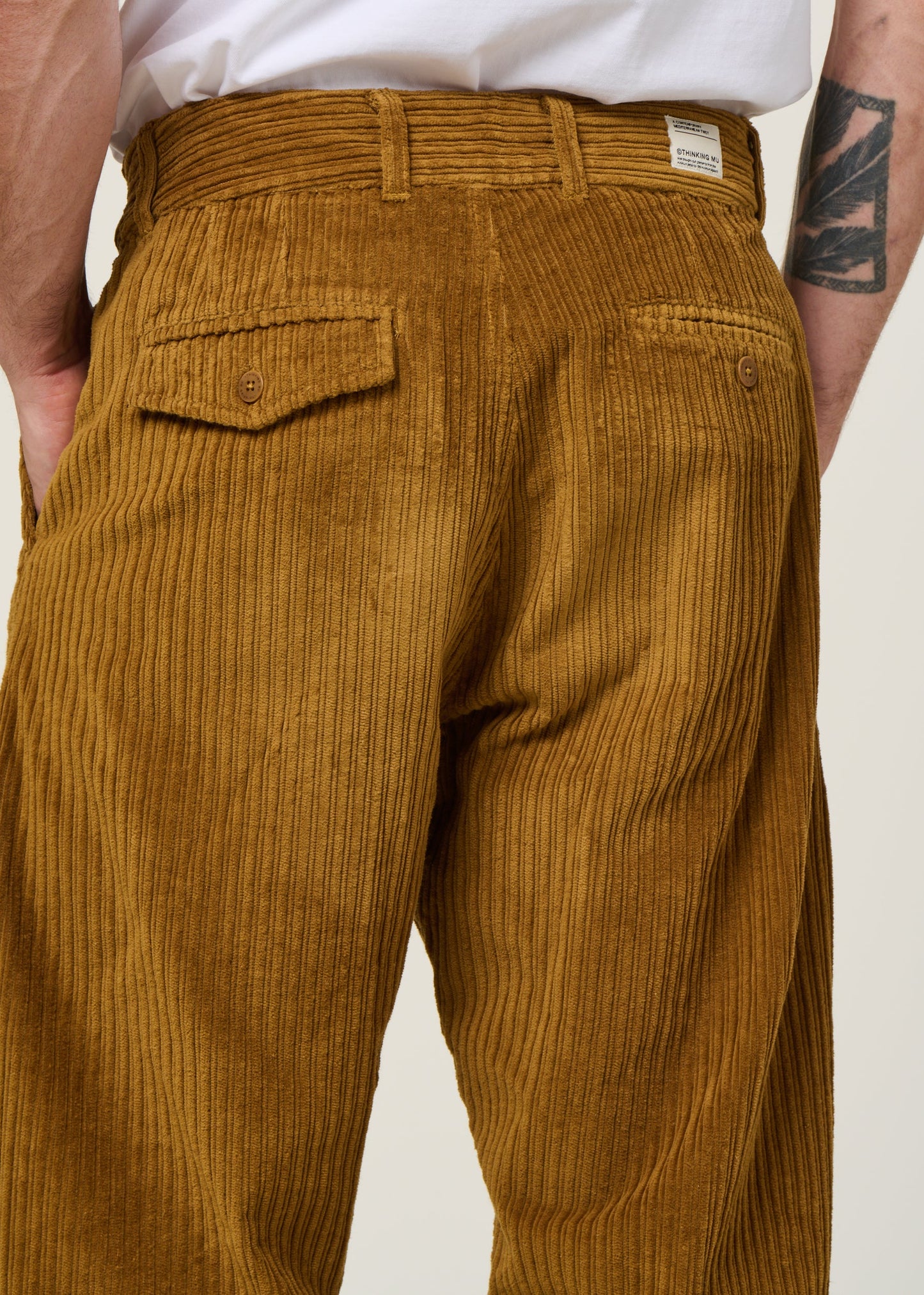 Pantalon large velours en coton bio | camel "light oak corduroy wotan pants - brown"