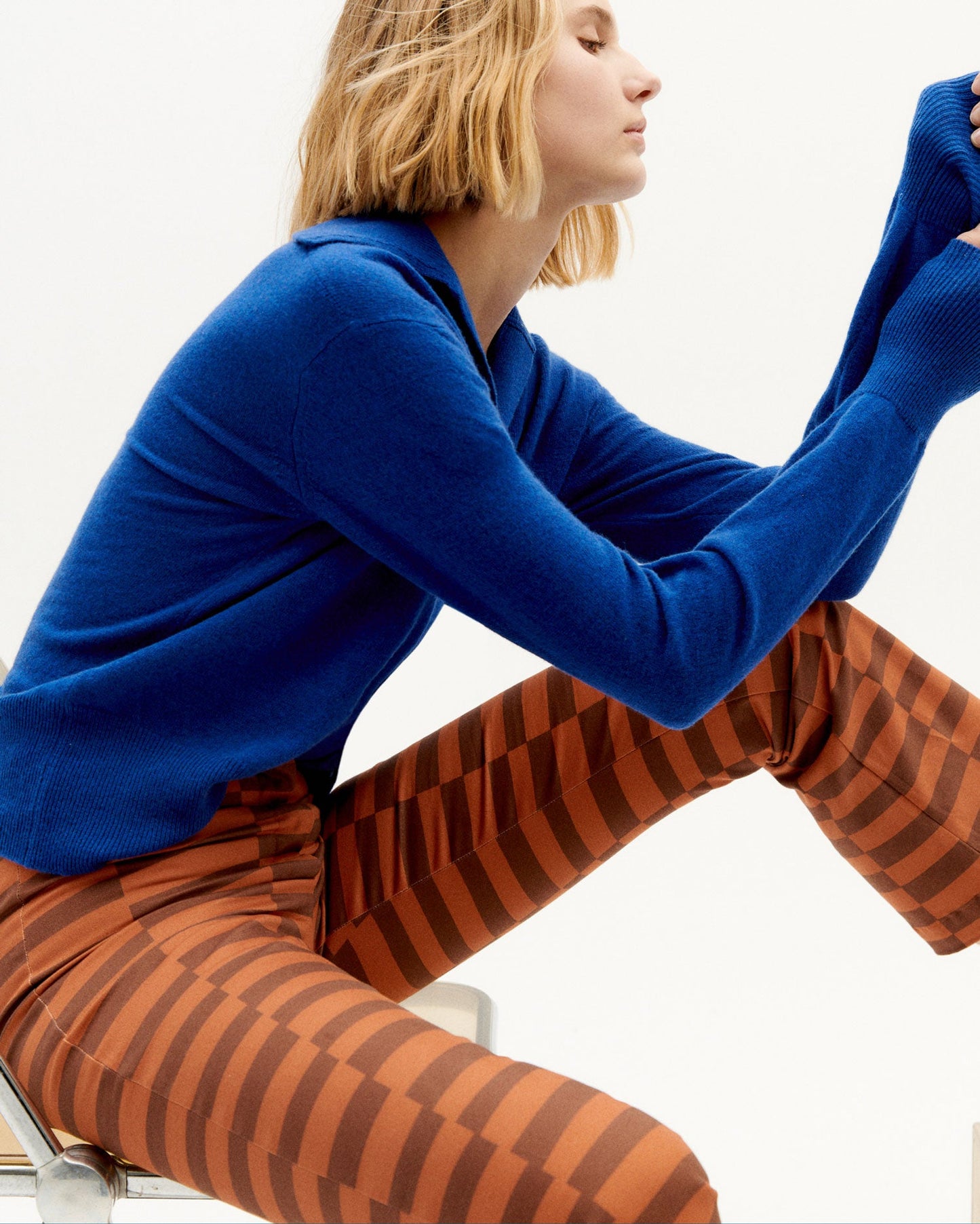 Pantalon flare bicolore en coton bio - tipsy orange macius pants - clay red