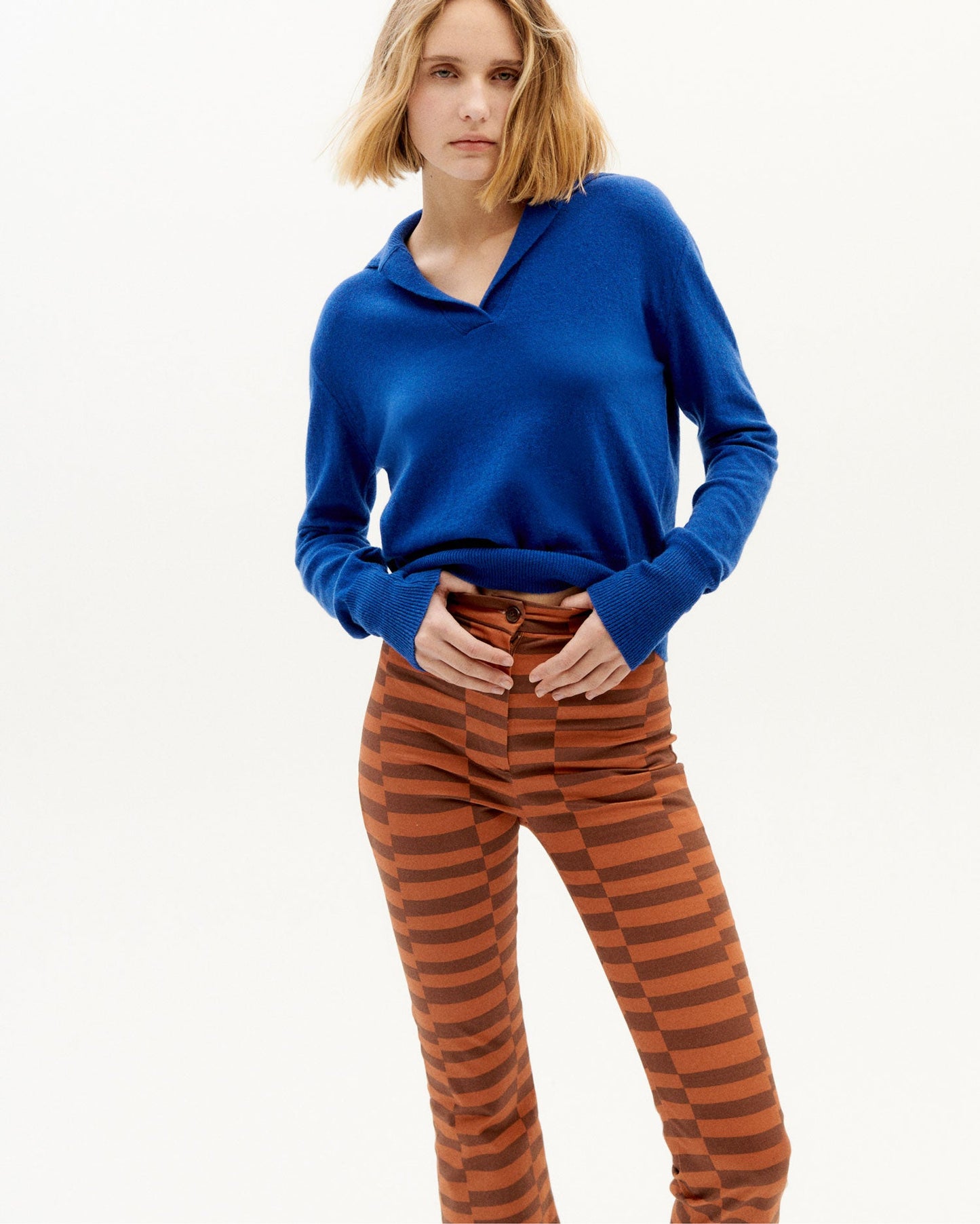 Pantalon flare bicolore en coton bio - tipsy orange macius pants - clay red